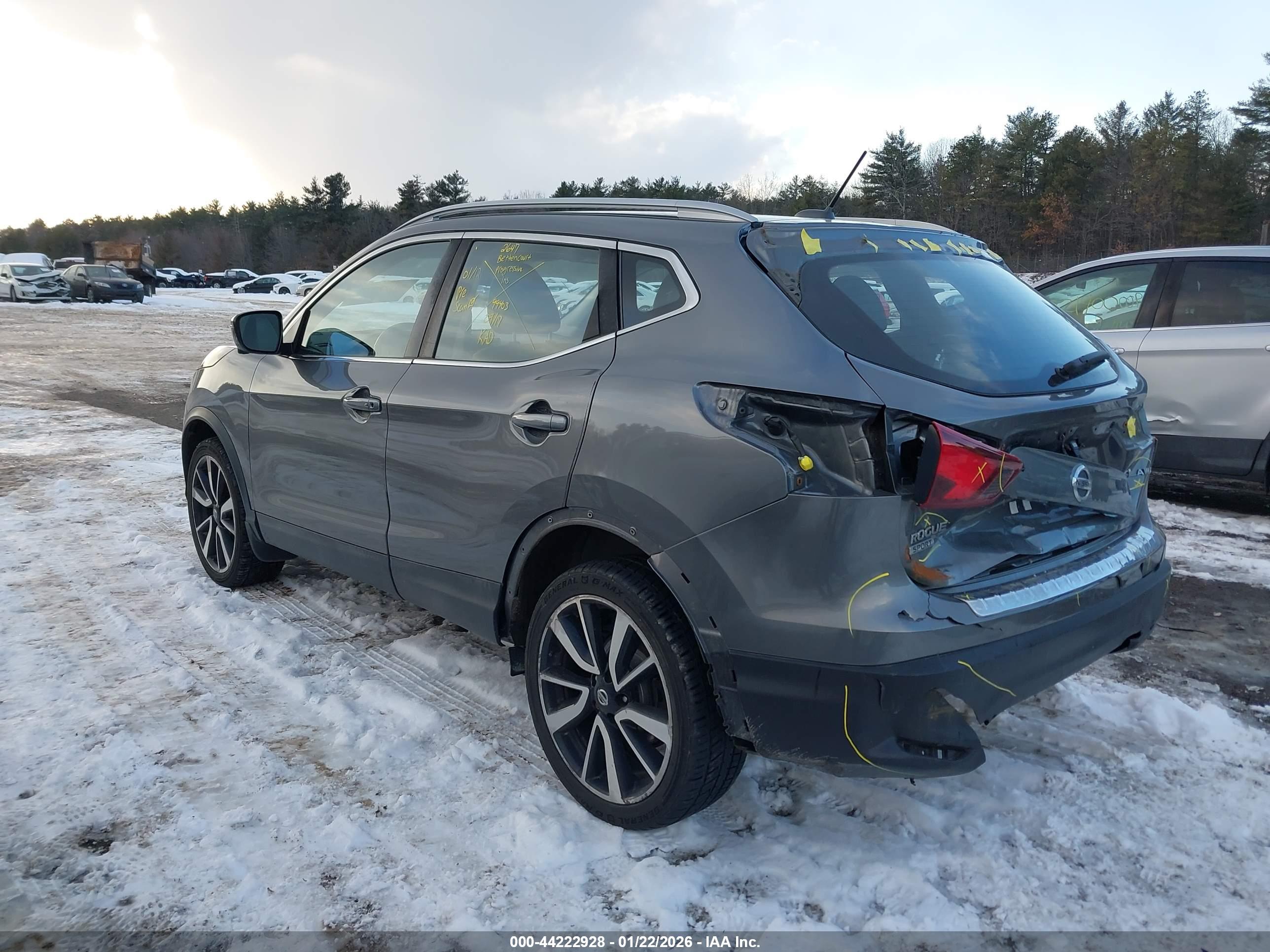 NISSAN ROGUE image 3