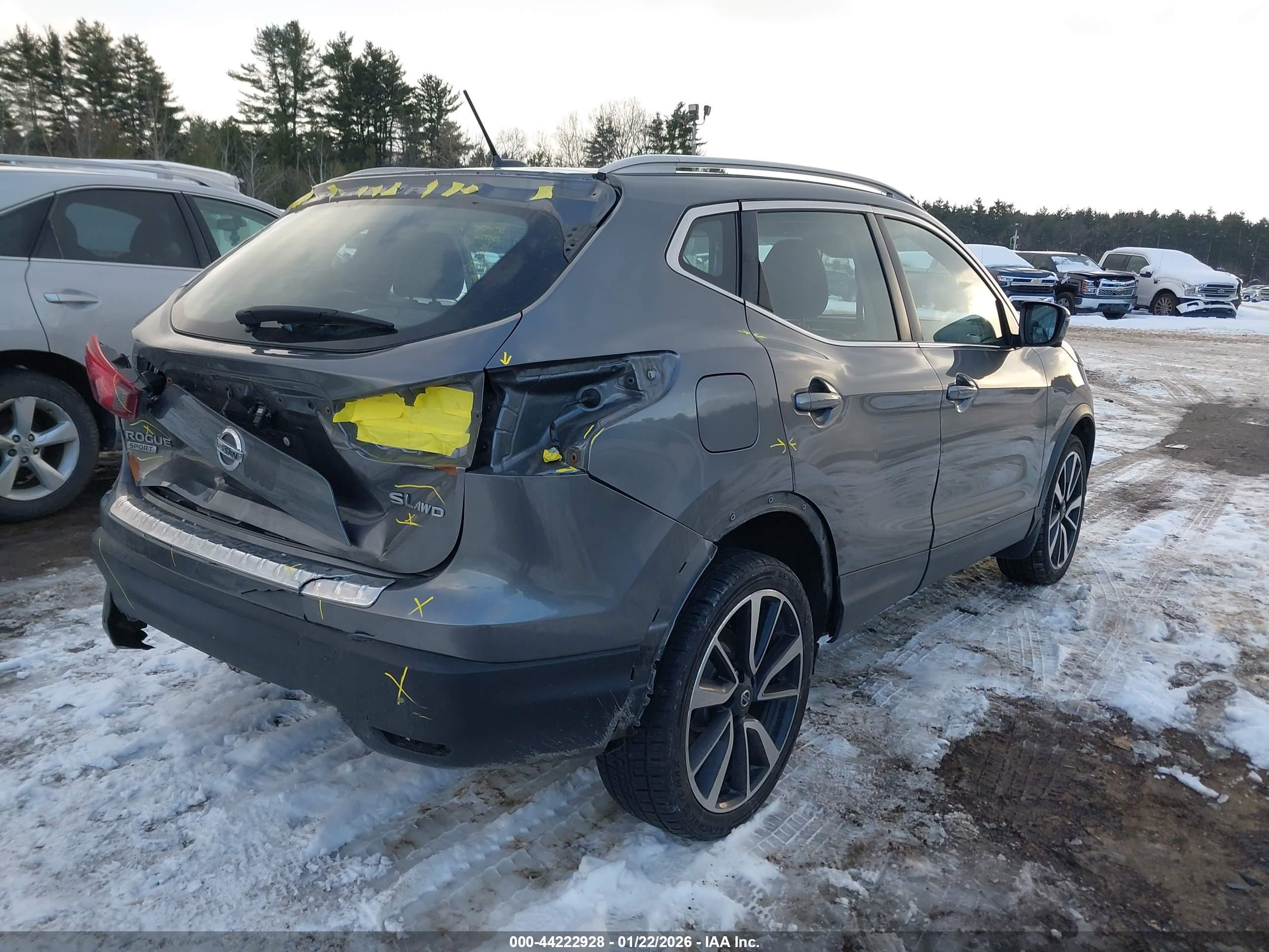 NISSAN ROGUE image 4