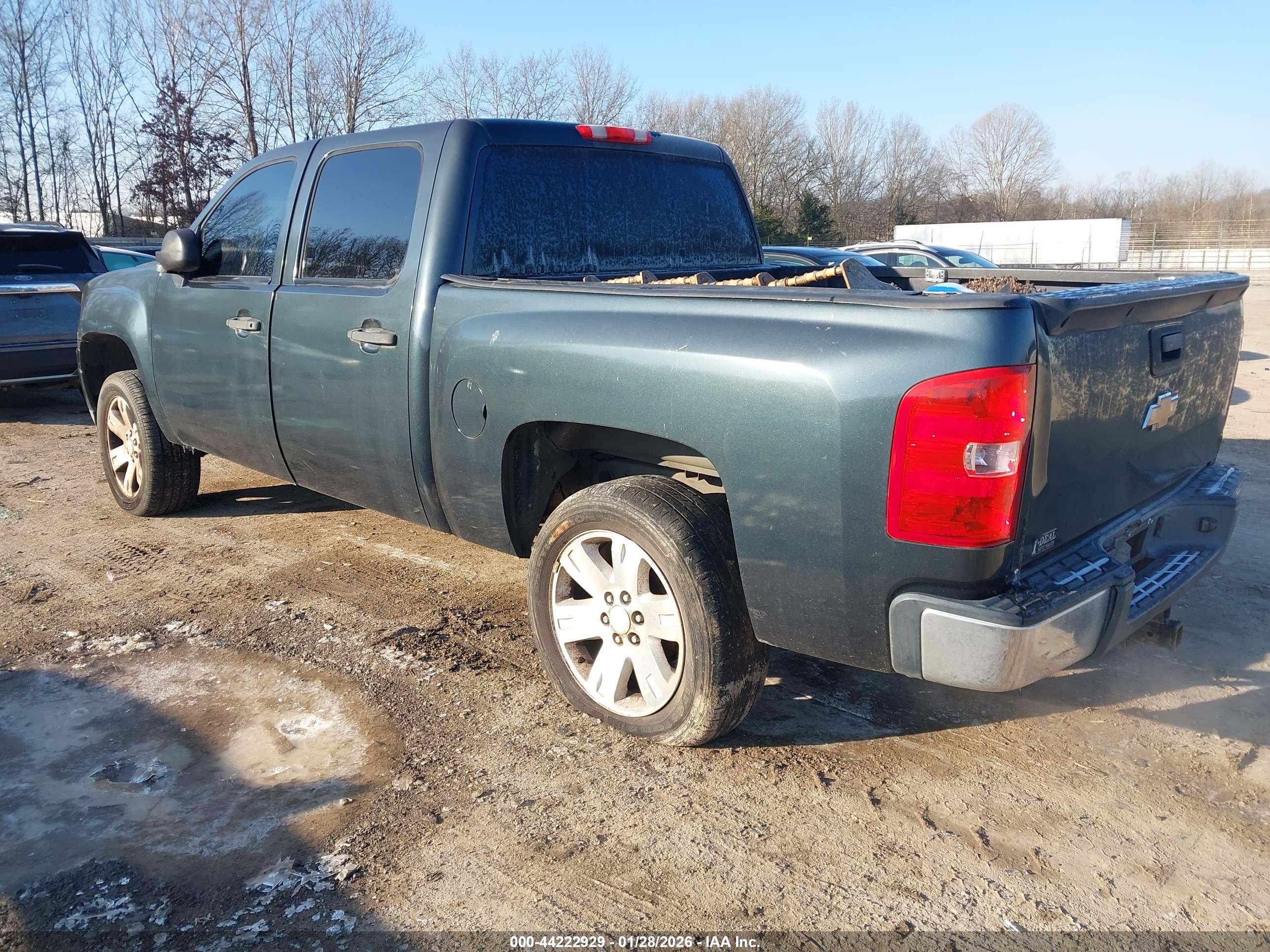 GMC SIERRA image 3