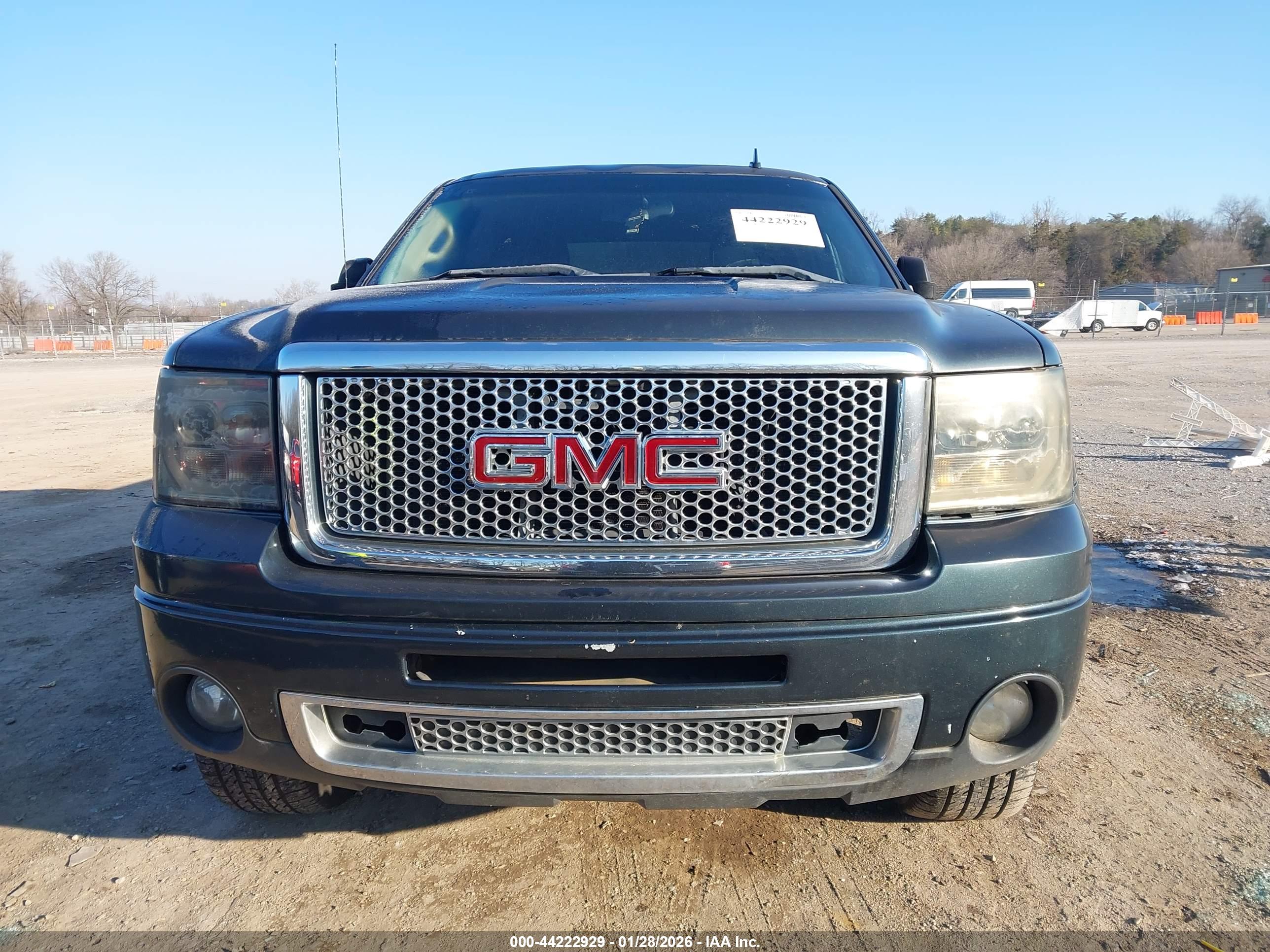 GMC SIERRA image 6