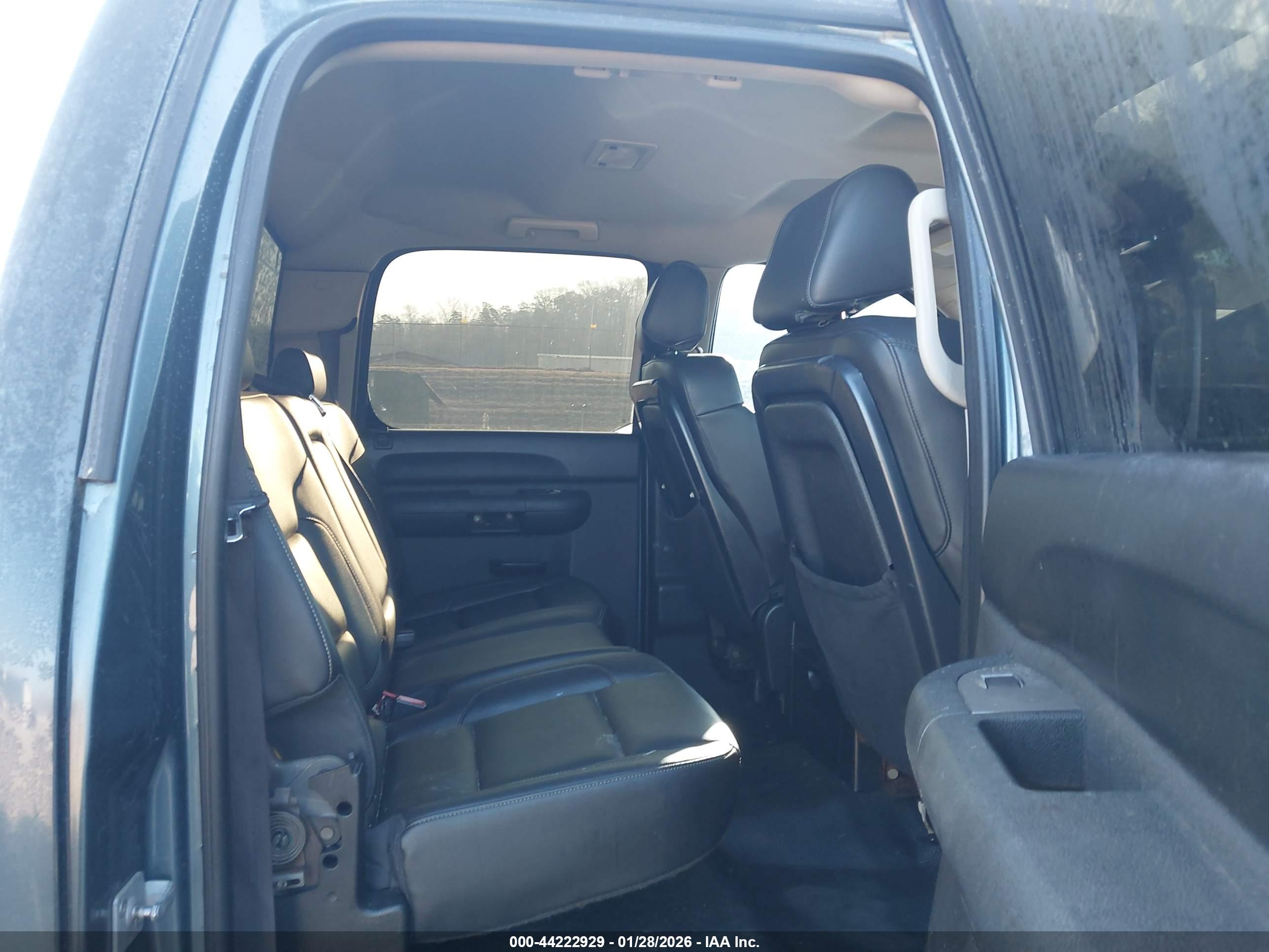 GMC SIERRA image 8