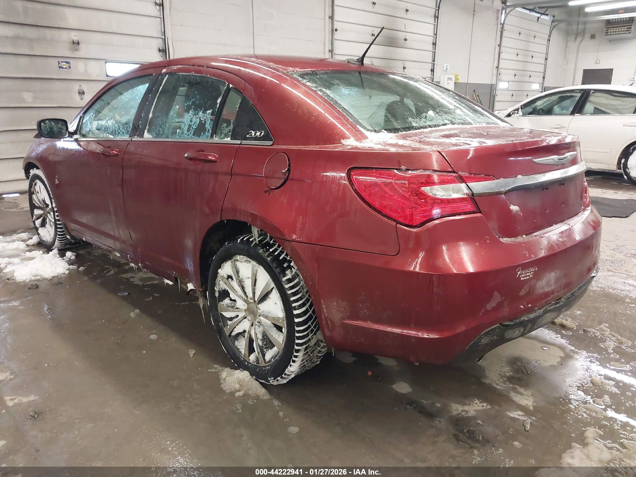 CHRYSLER 200 image 3