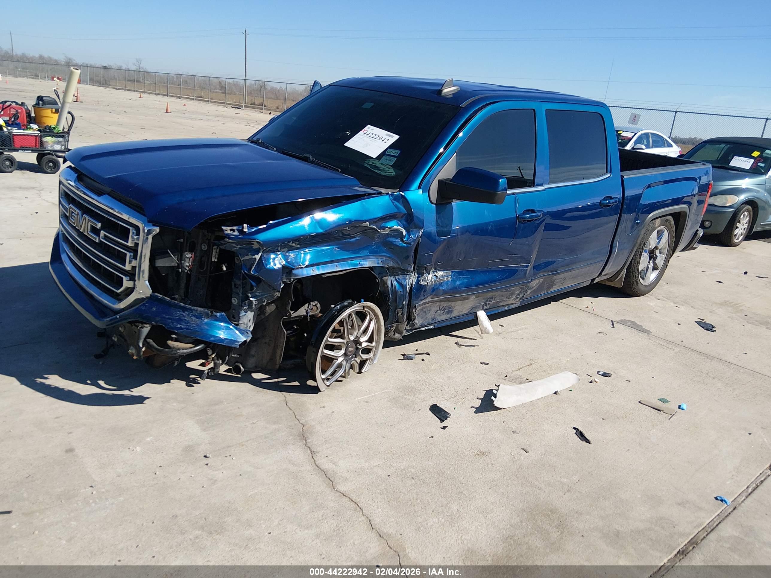 GMC SIERRA image 2