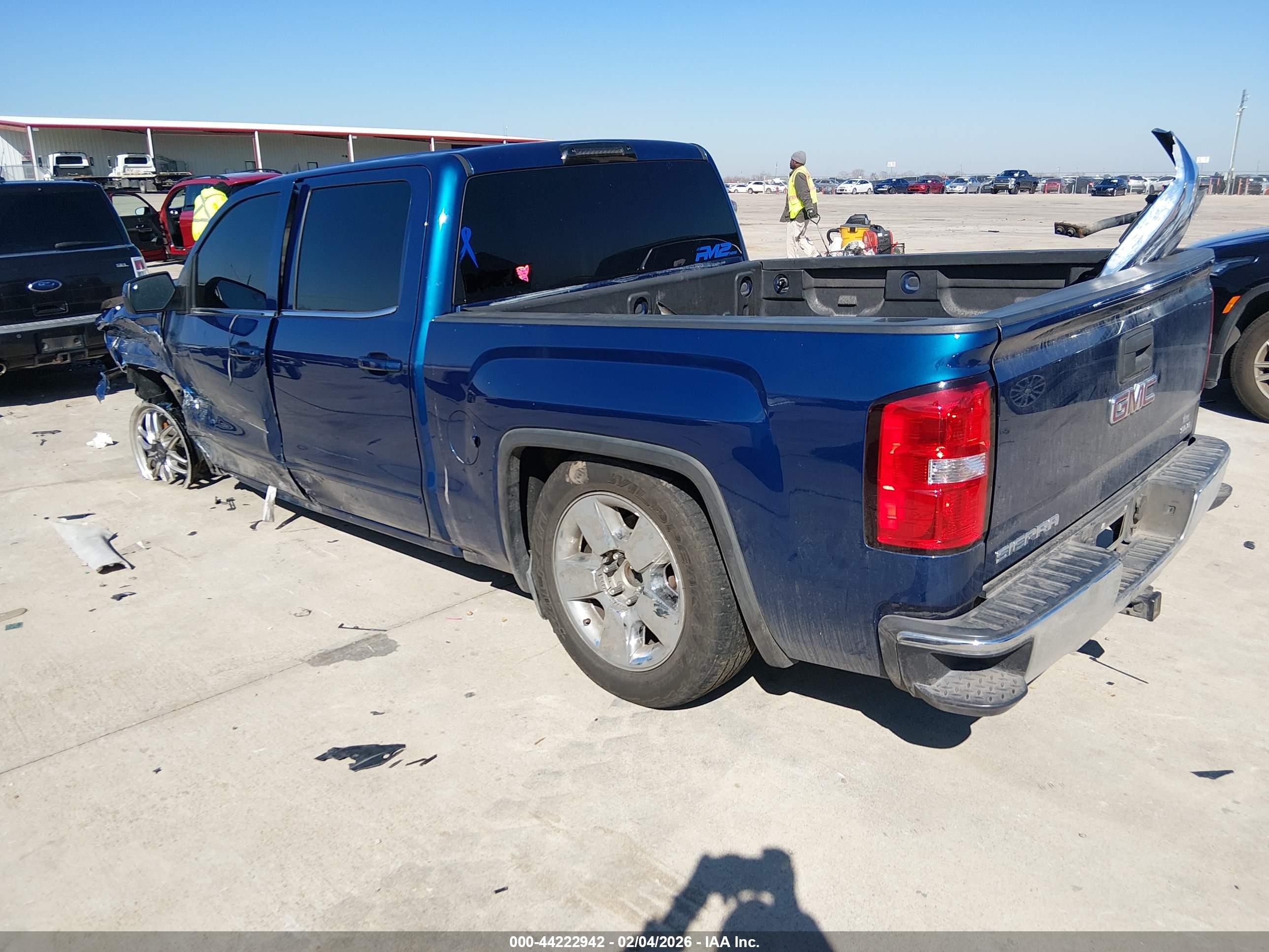 GMC SIERRA image 3