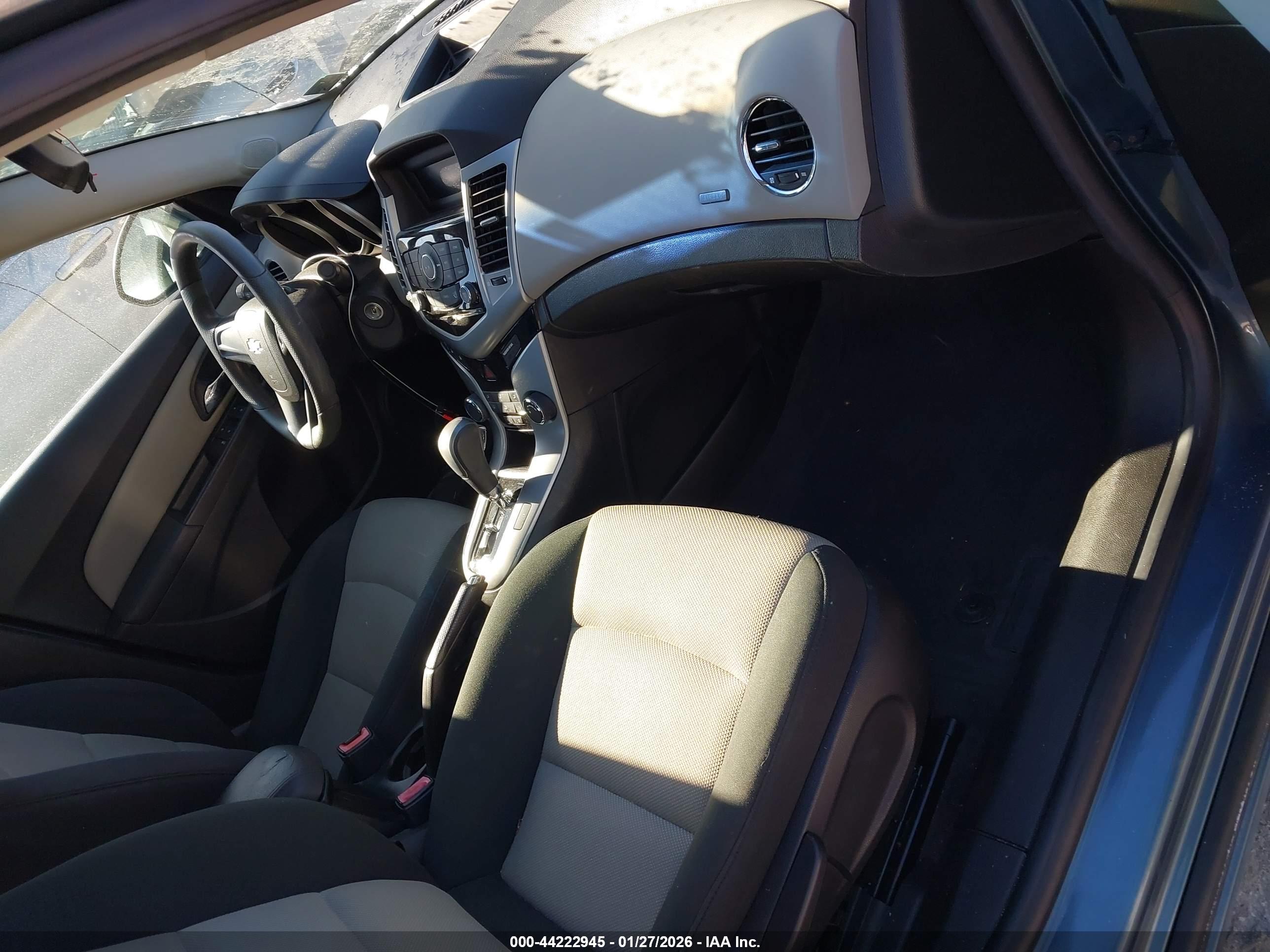 CHEVROLET CRUZE image 5