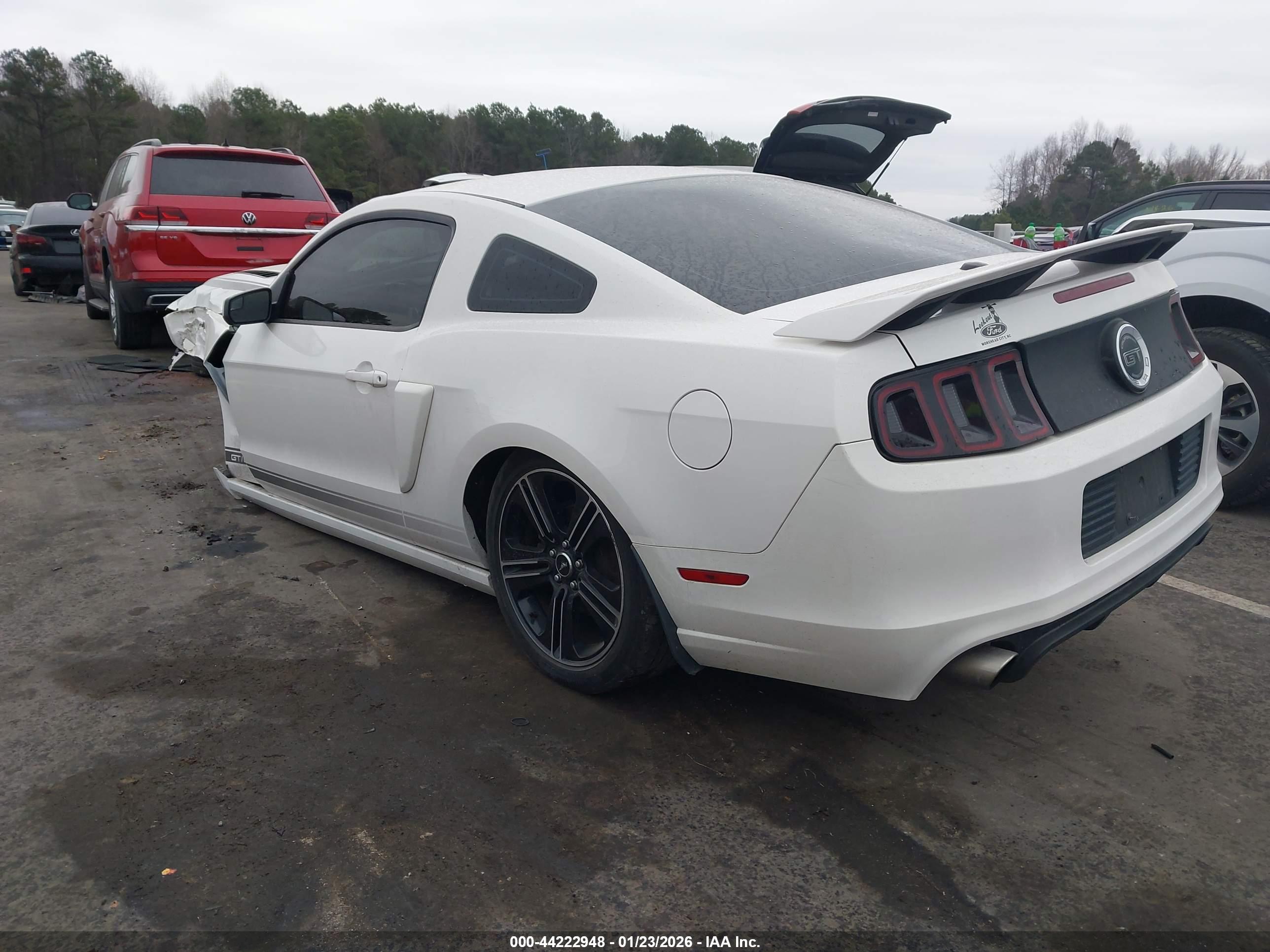 FORD MUSTANG image 3
