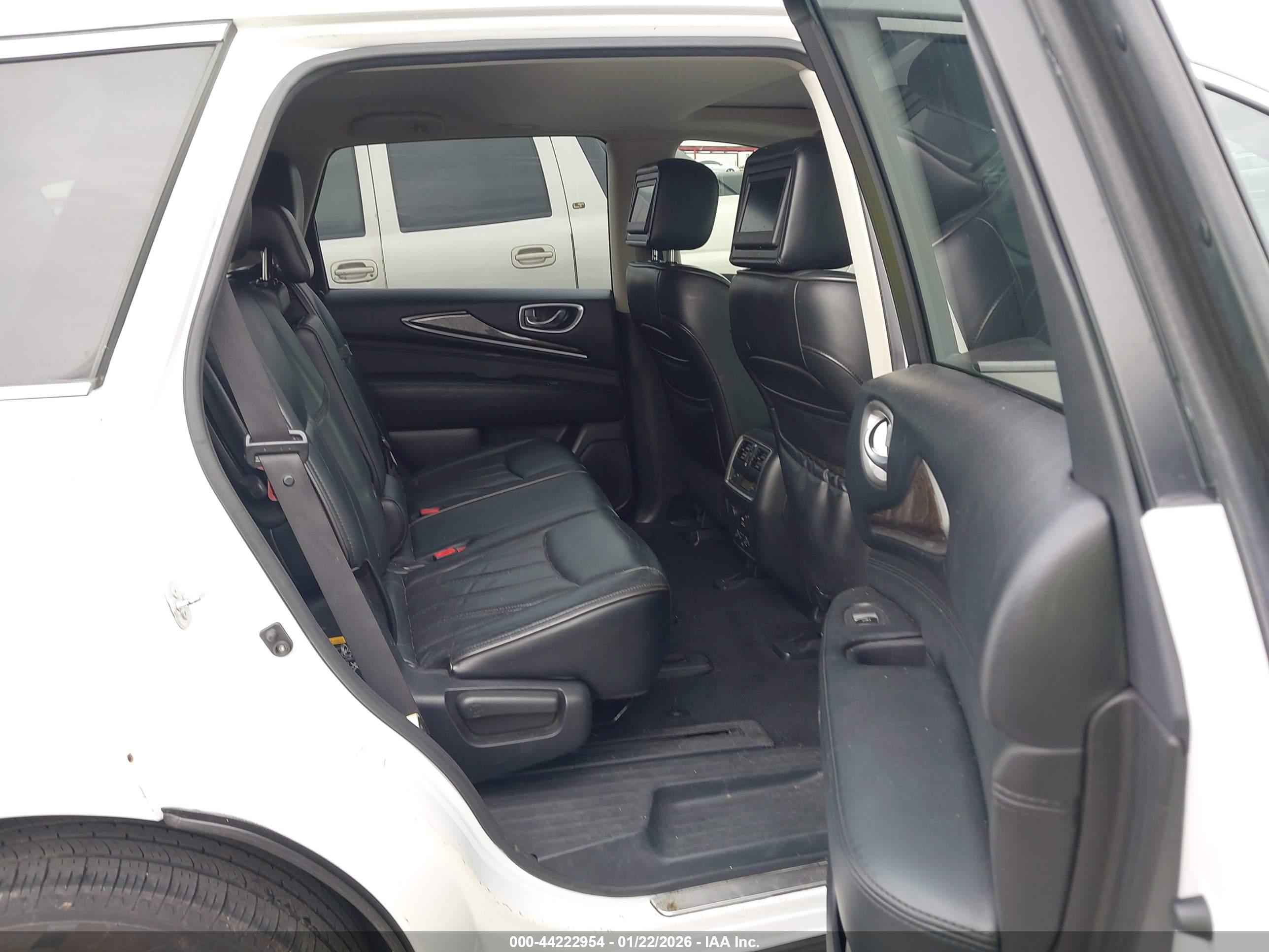 INFINITI JX35 image 8