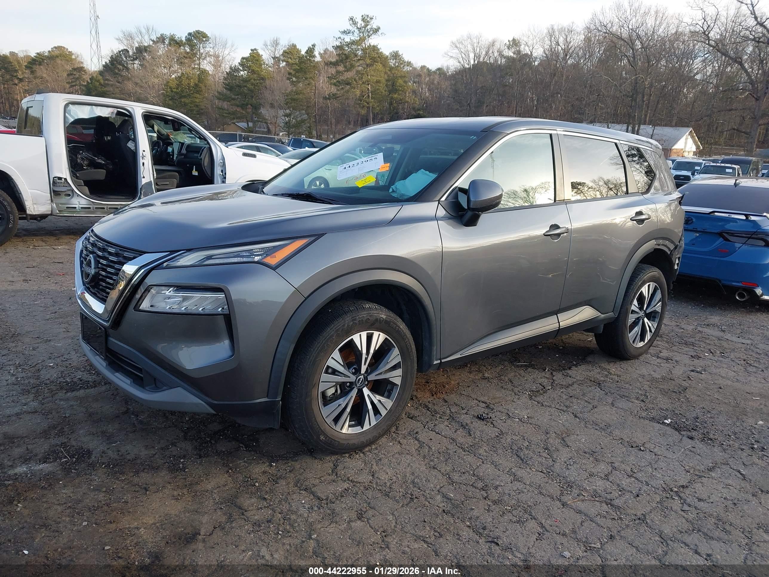 NISSAN ROGUE image 2