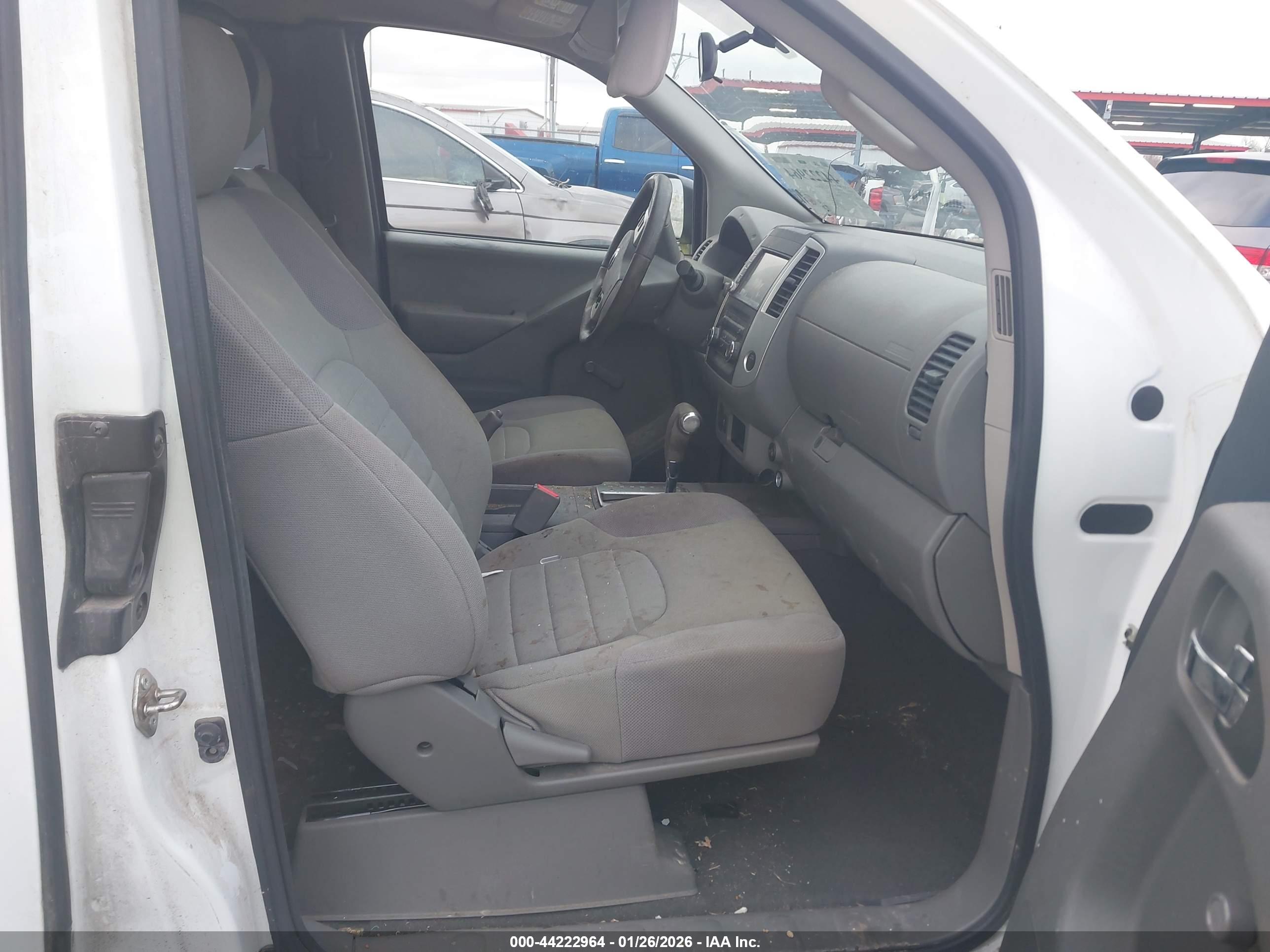 NISSAN FRONTIER image 5