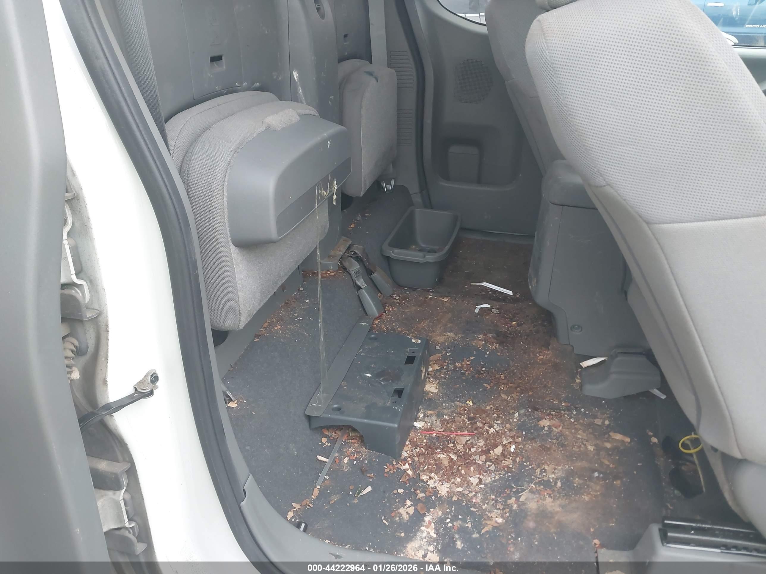 NISSAN FRONTIER image 8