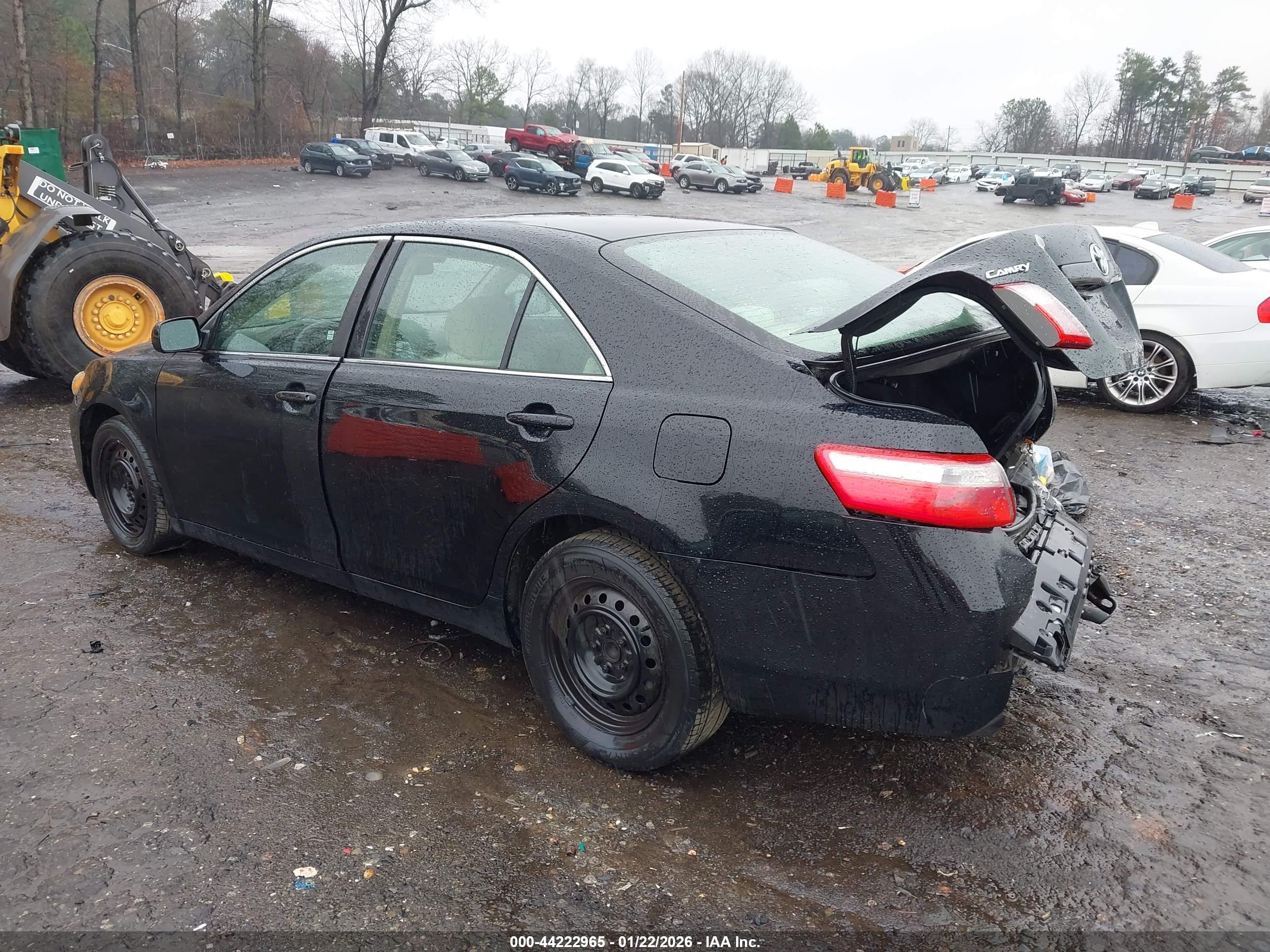 TOYOTA CAMRY image 3