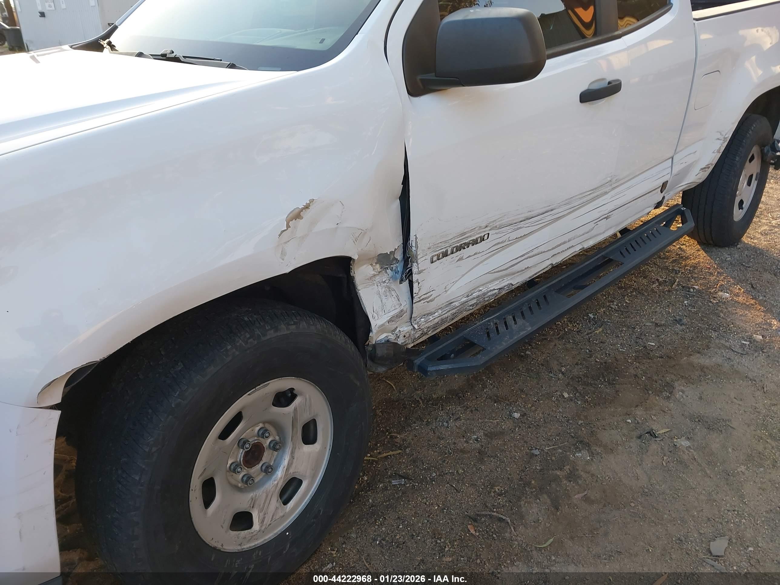 CHEVROLET COLORADO image 6