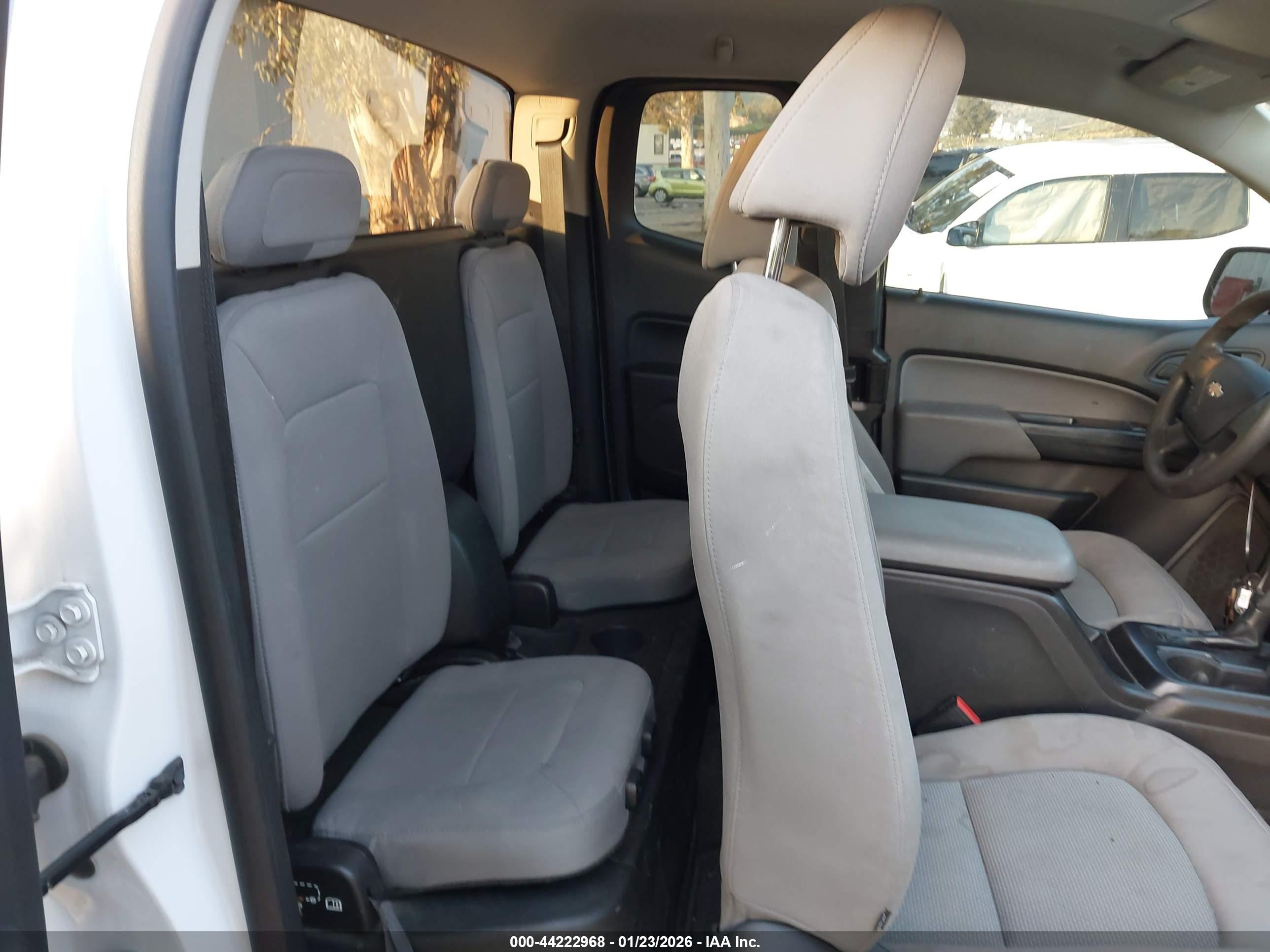 CHEVROLET COLORADO image 8