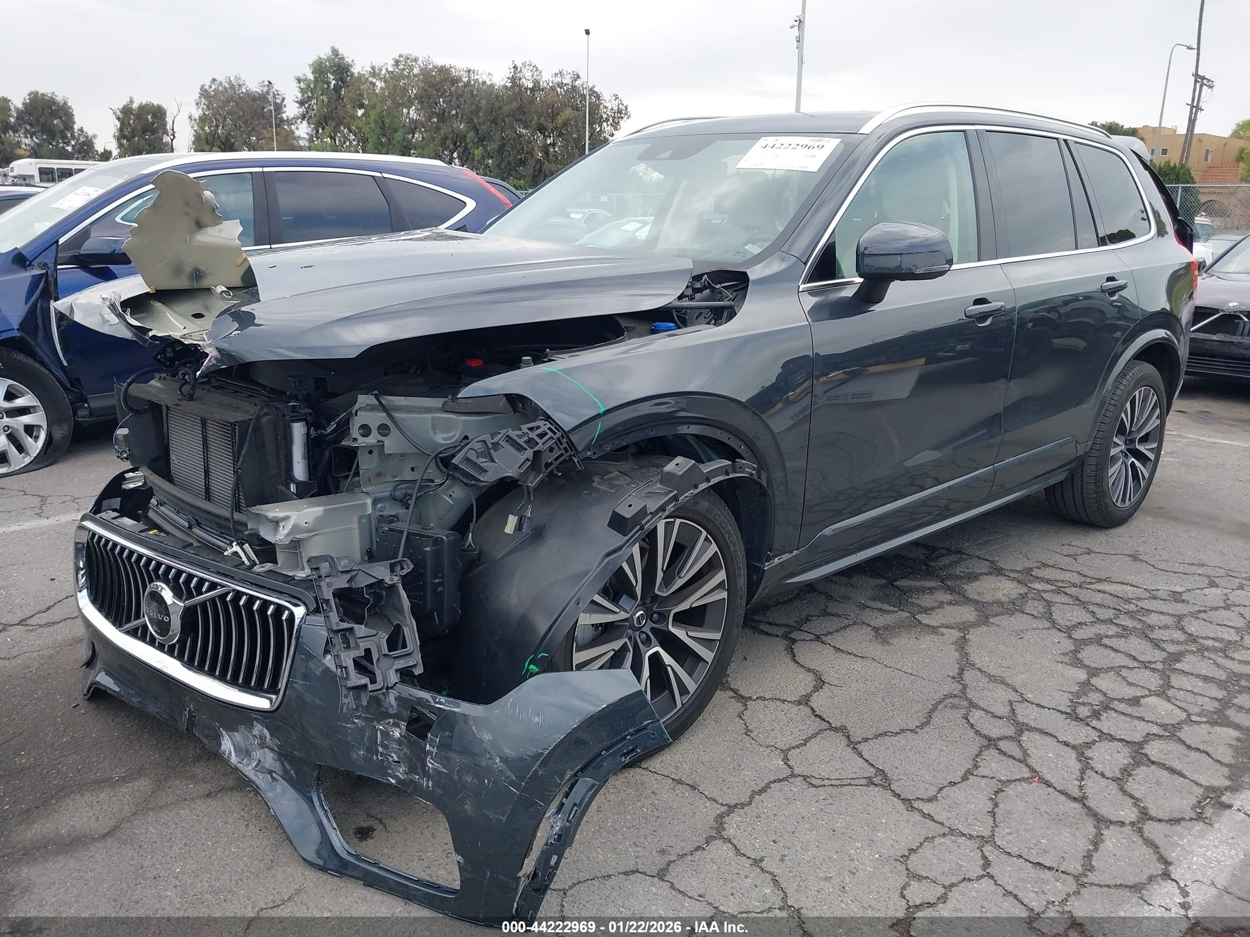 VOLVO XC90 image 2