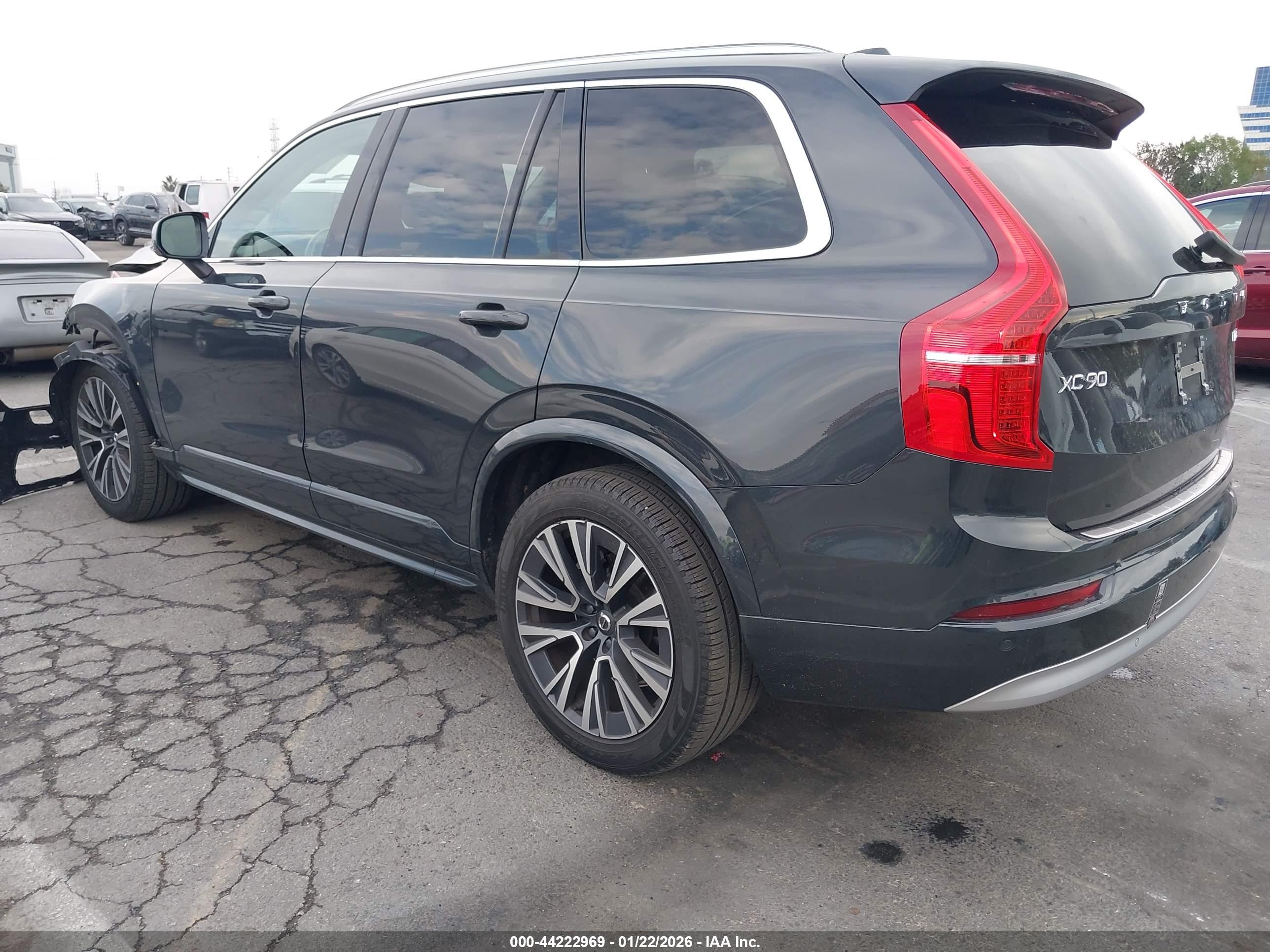 VOLVO XC90 image 3