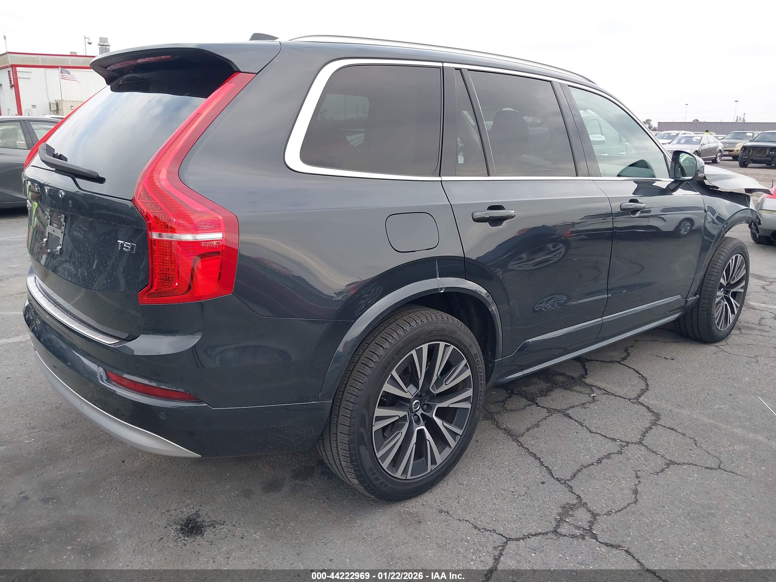 VOLVO XC90 image 4