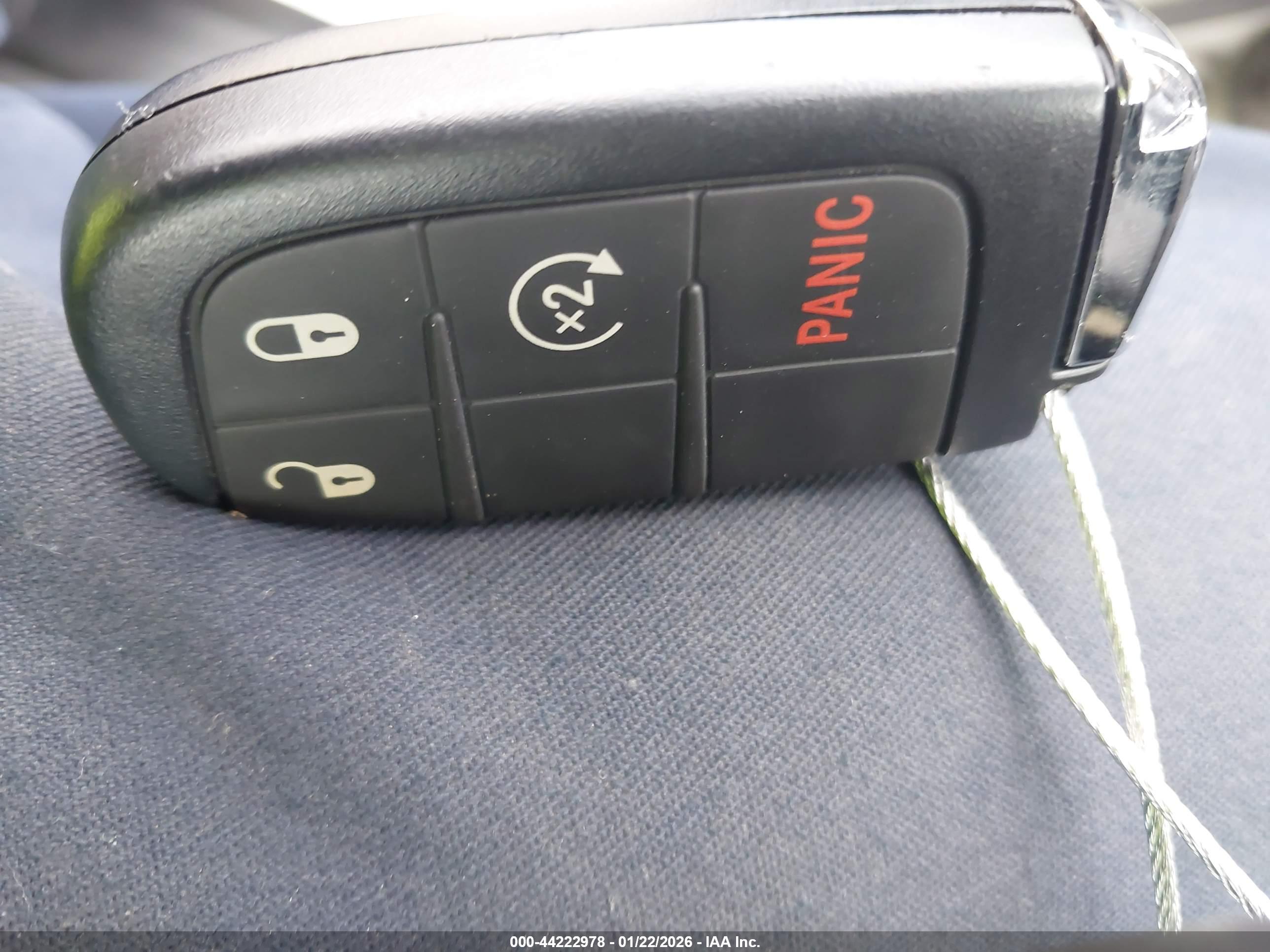 JEEP RENEGADE image 11