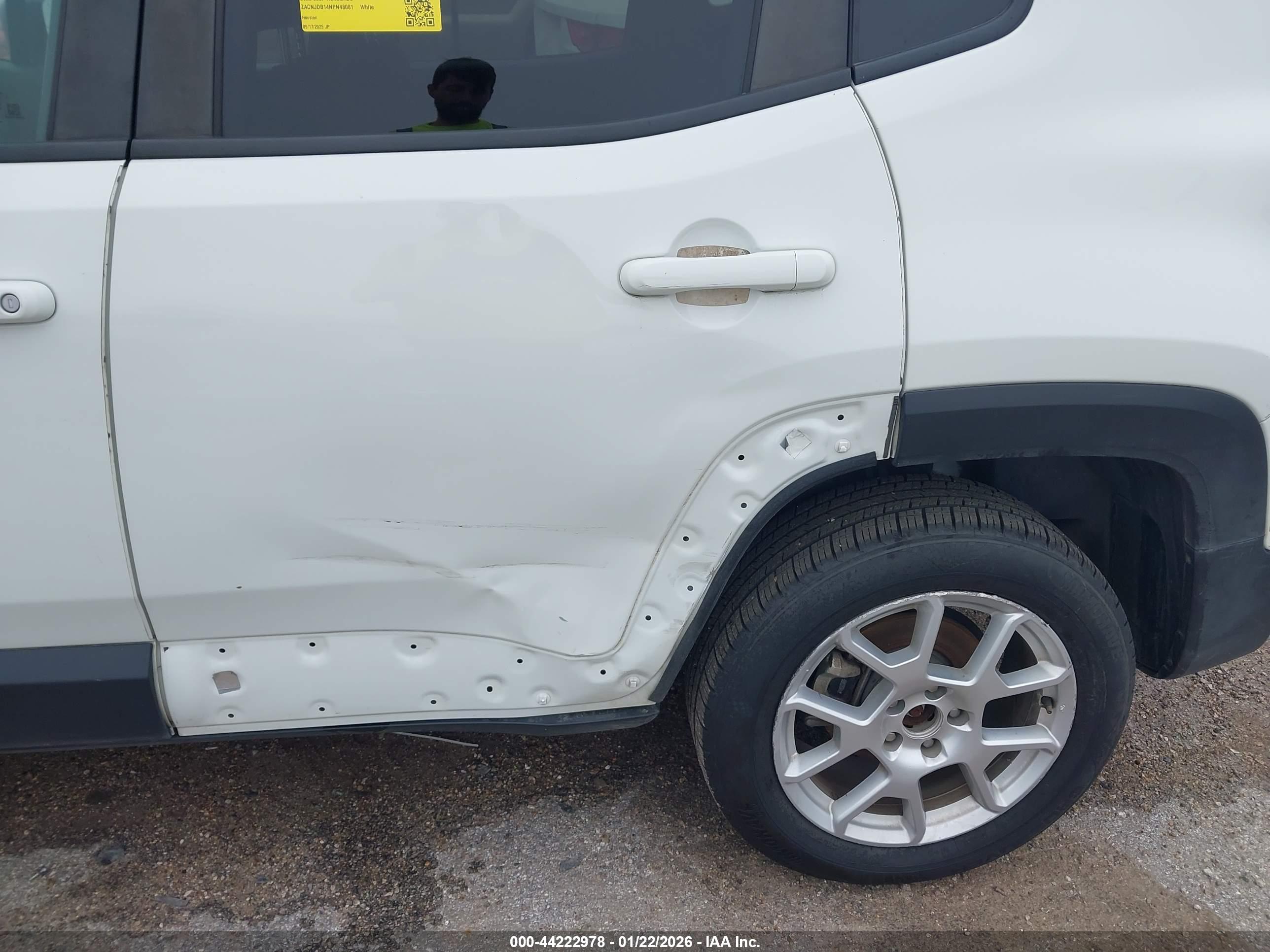 JEEP RENEGADE image 6