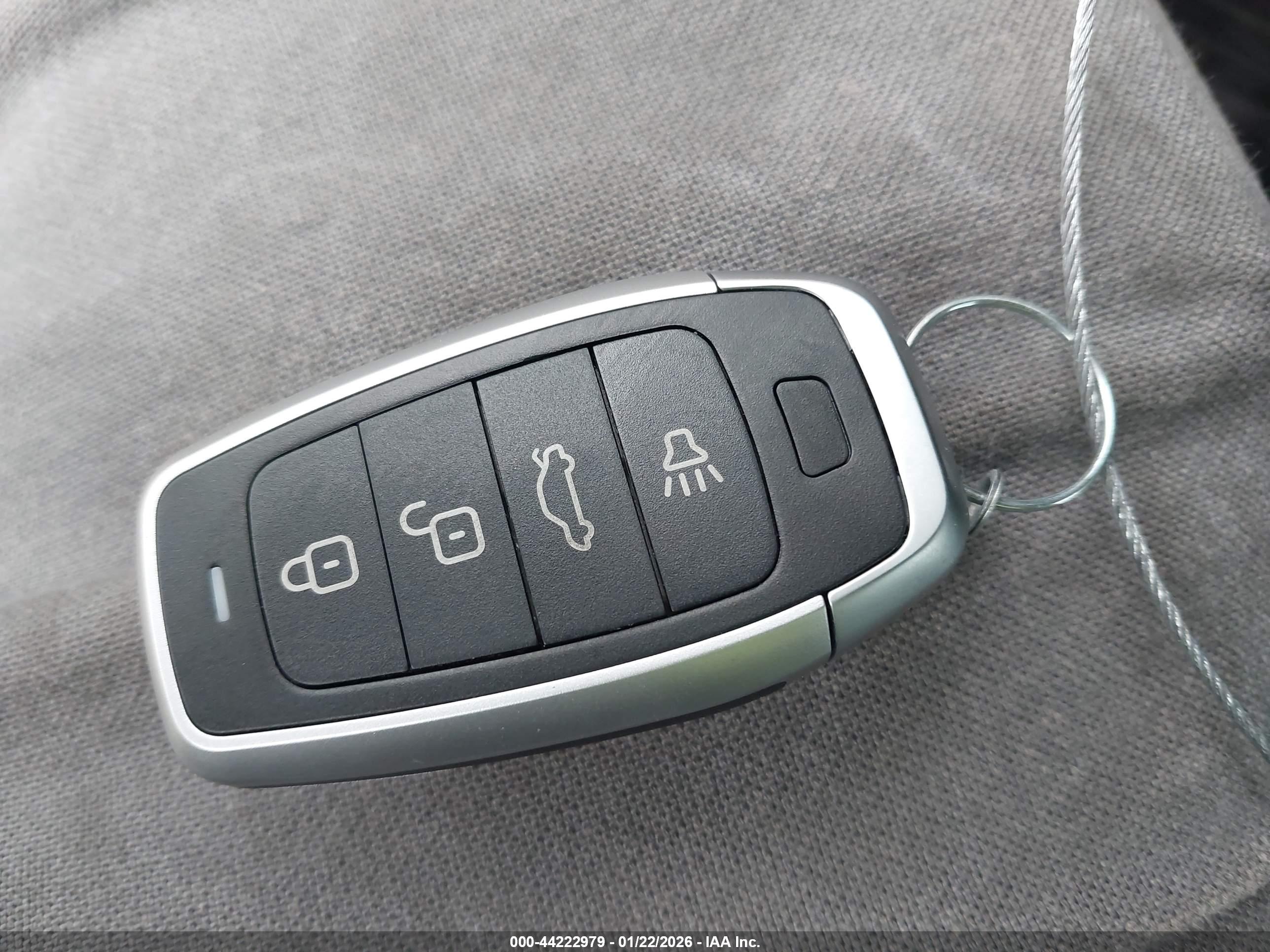 JEEP RENEGADE image 11
