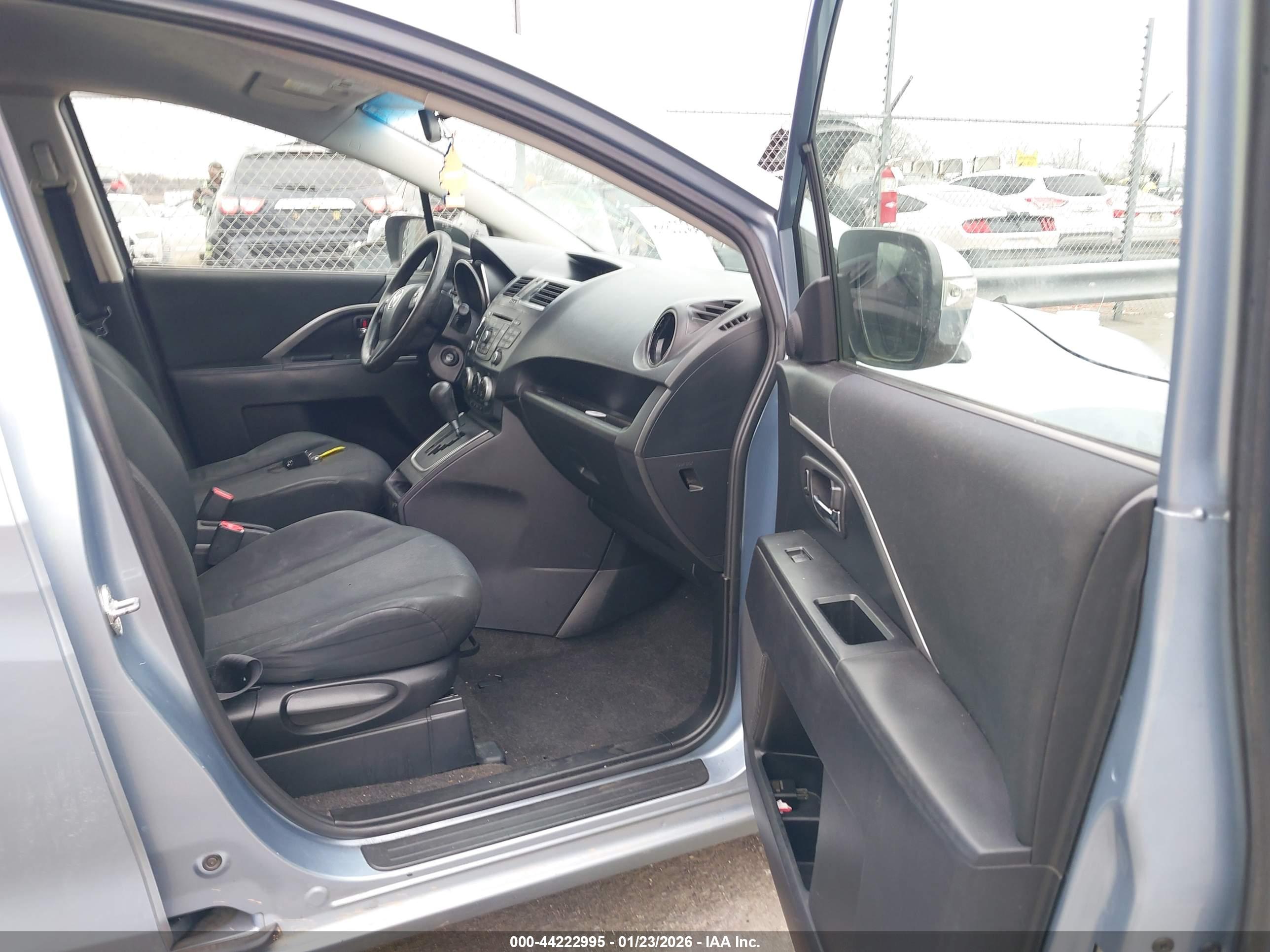 MAZDA MAZDA5 image 5