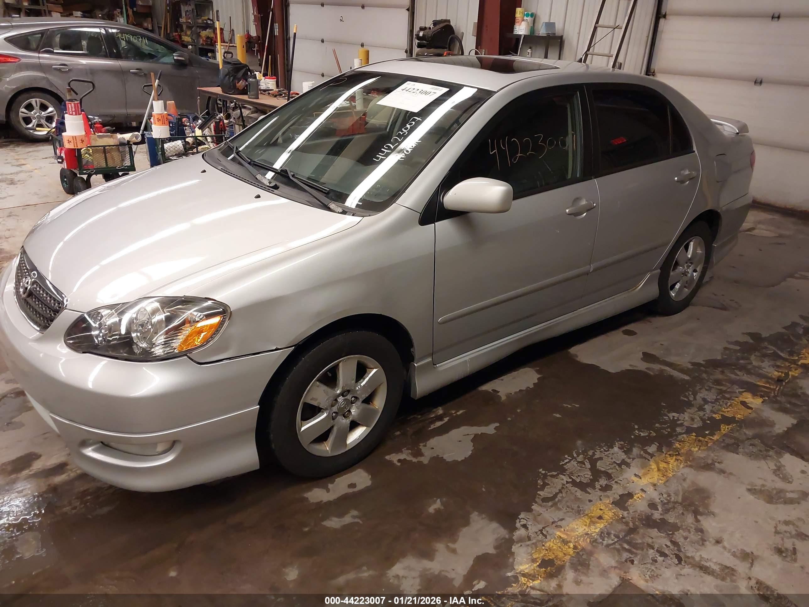 TOYOTA COROLLA image 2