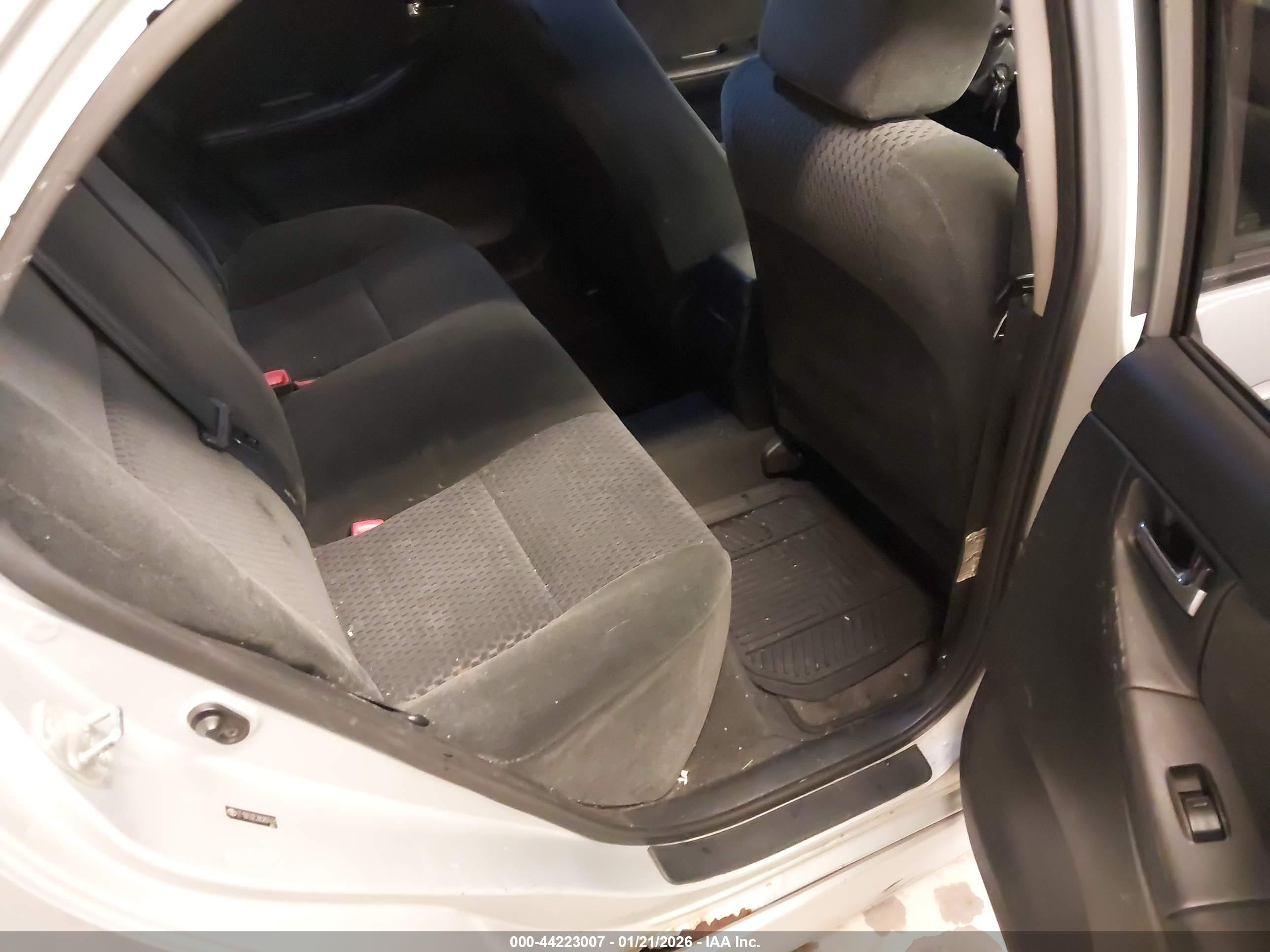 TOYOTA COROLLA image 8
