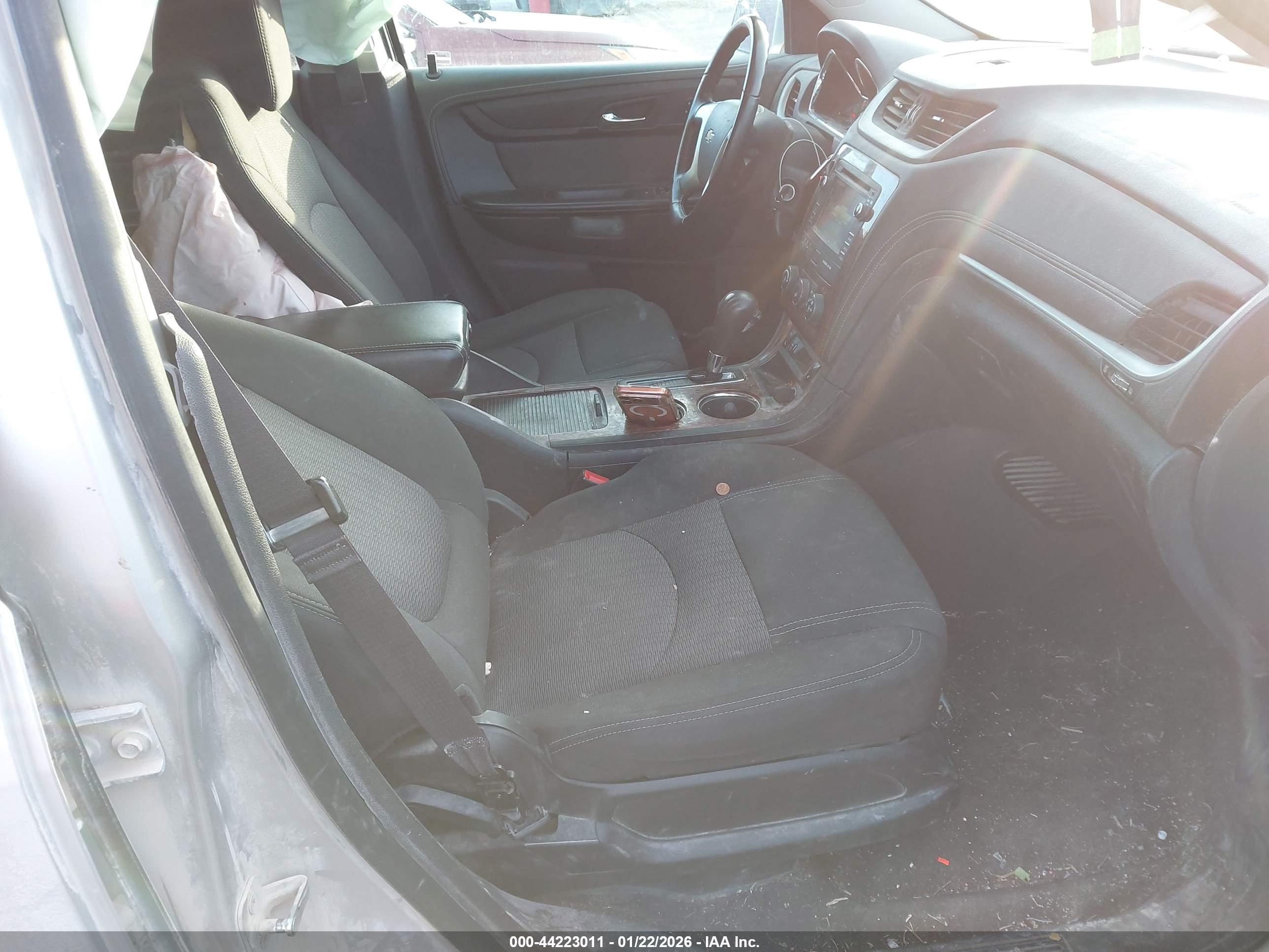 CHEVROLET TRAVERSE image 5