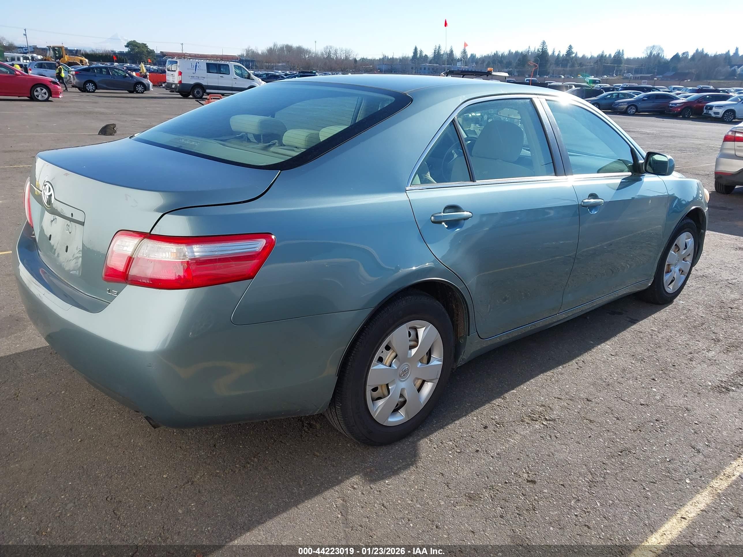 TOYOTA CAMRY image 4