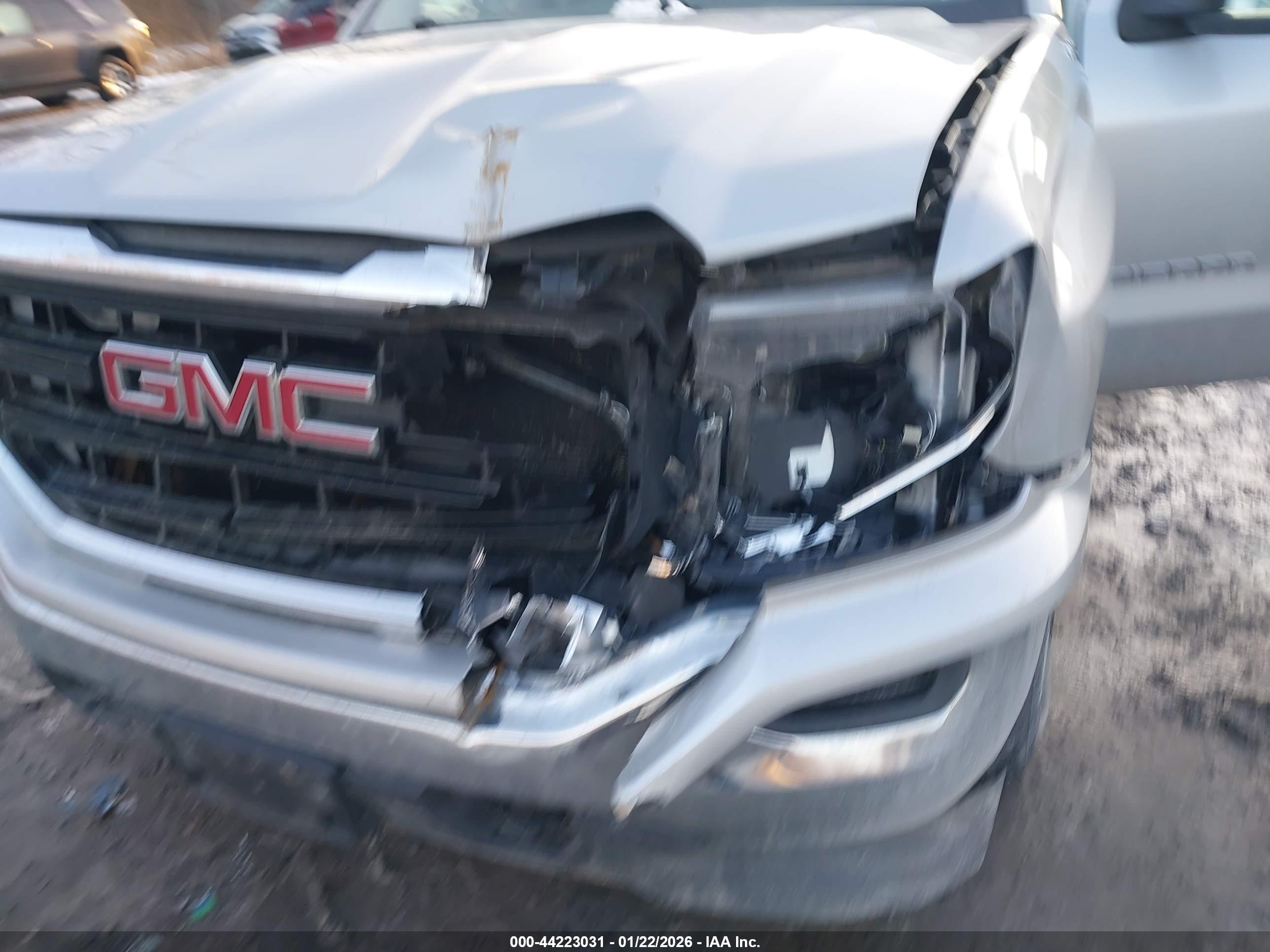 GMC SIERRA image 6
