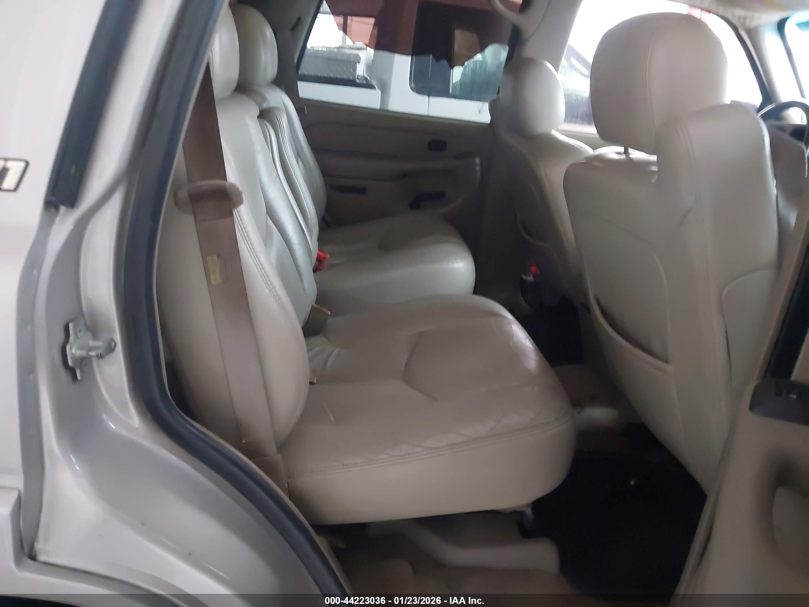 CHEVROLET TAHOE image 8