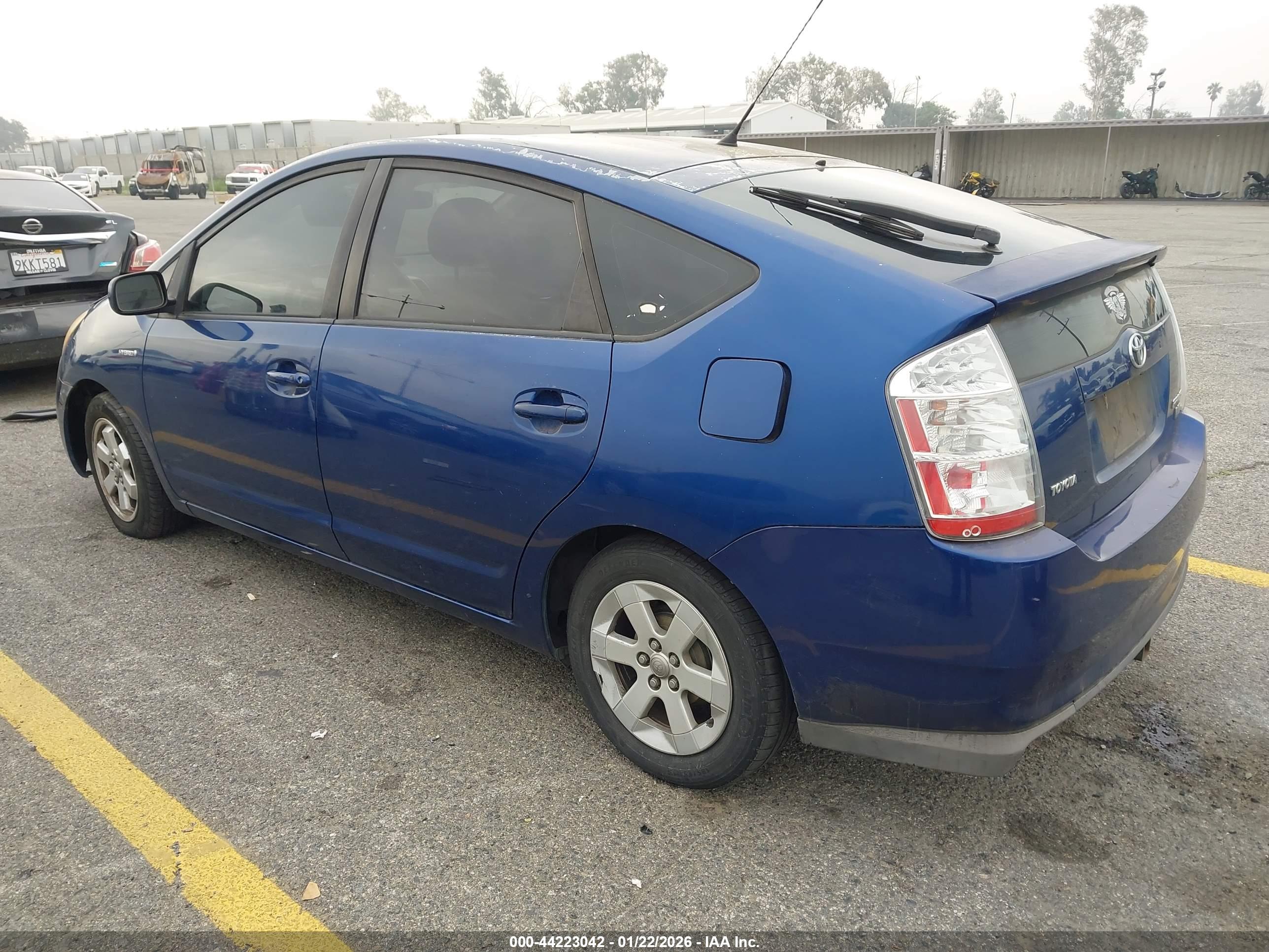 TOYOTA PRIUS image 3