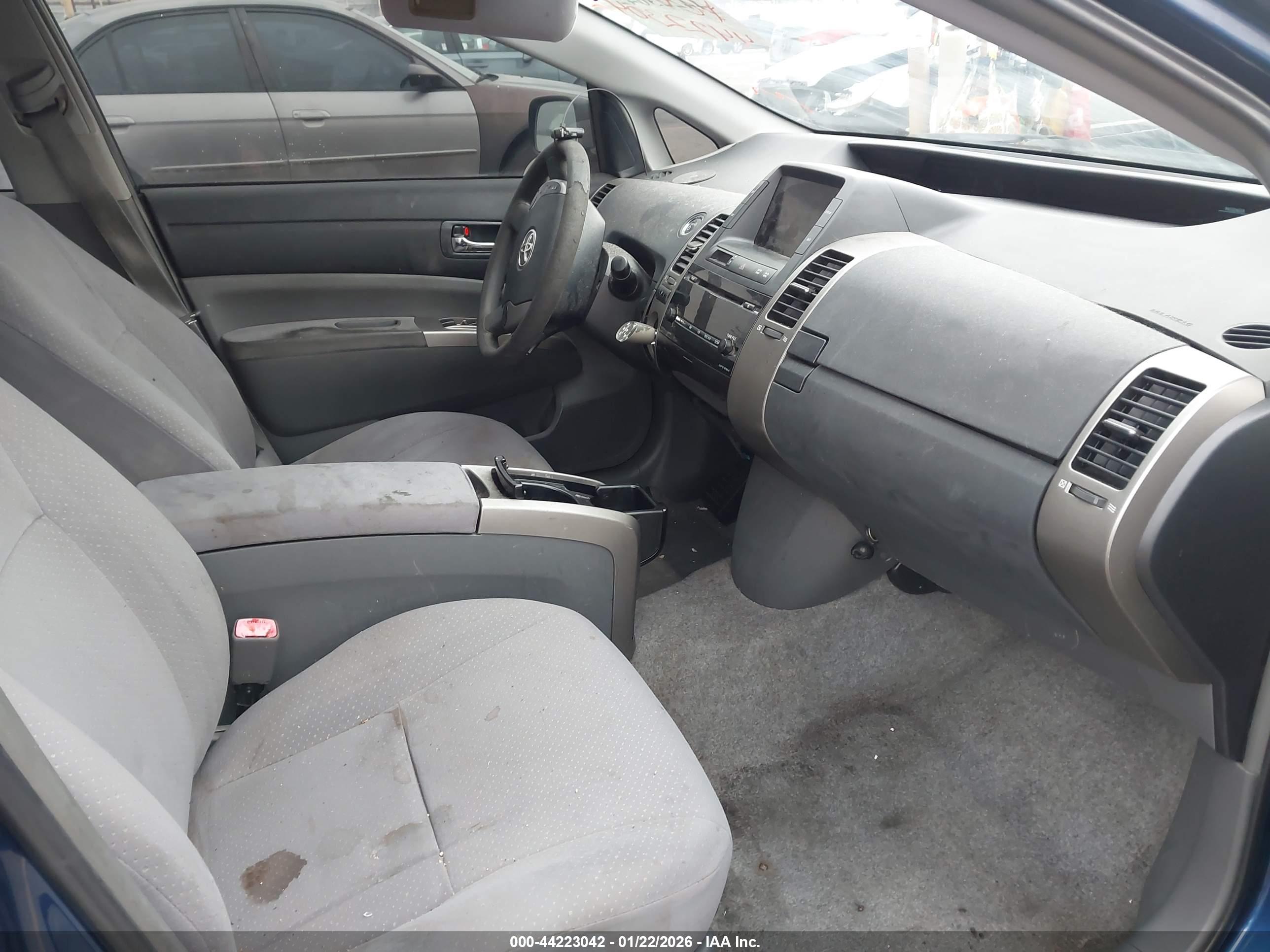 TOYOTA PRIUS image 5