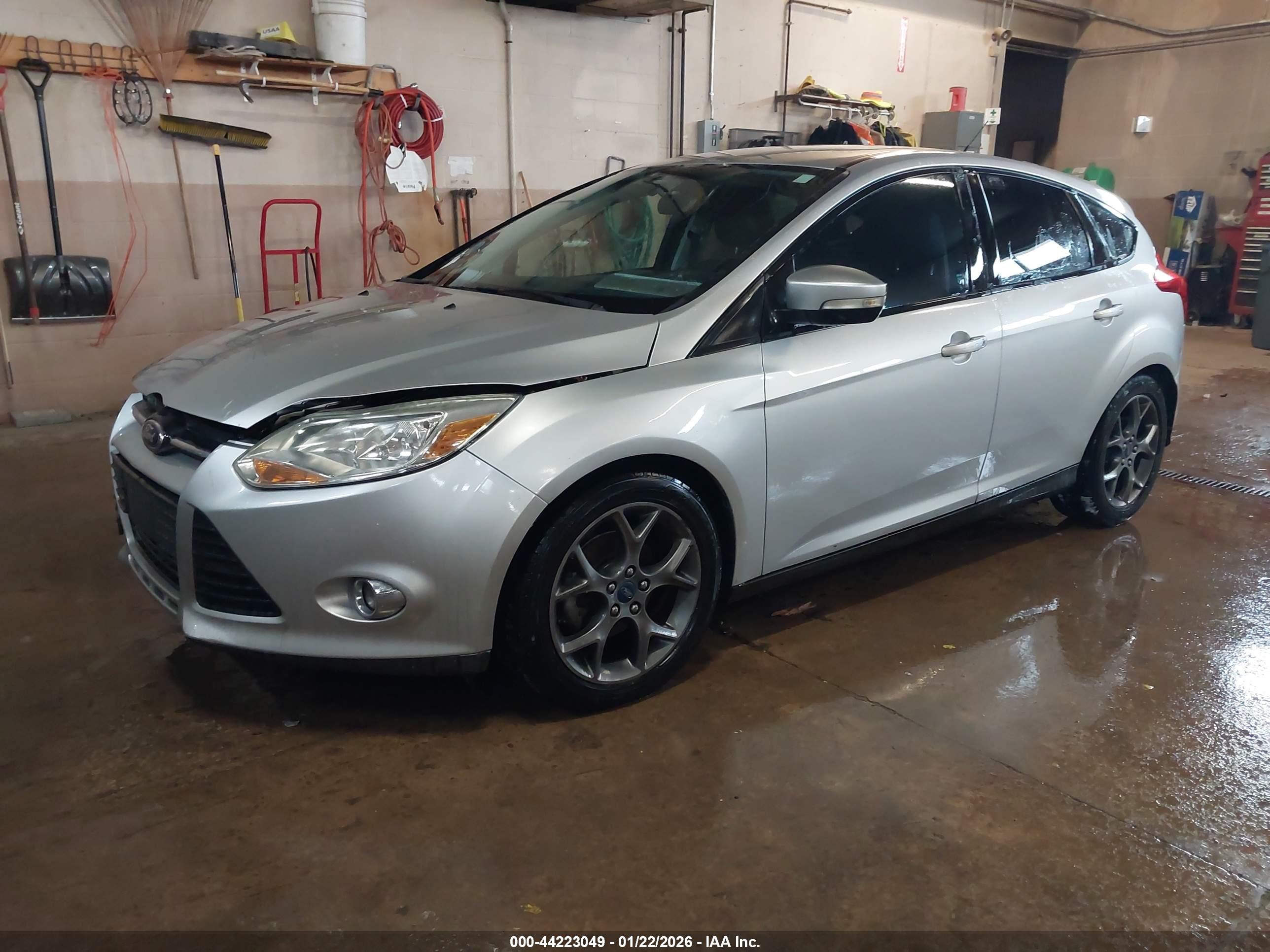 FORD FOCUS image 2