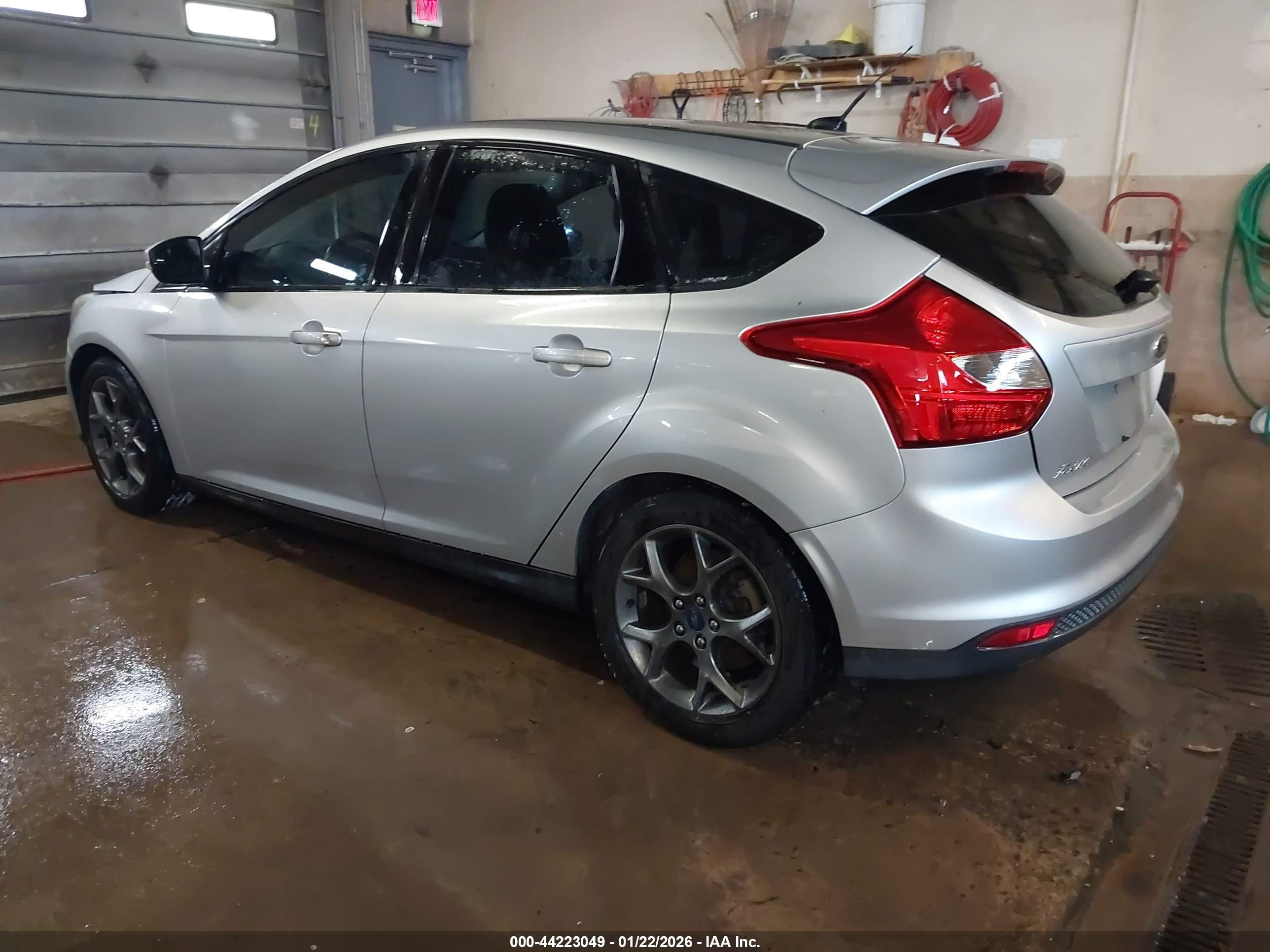 FORD FOCUS image 3
