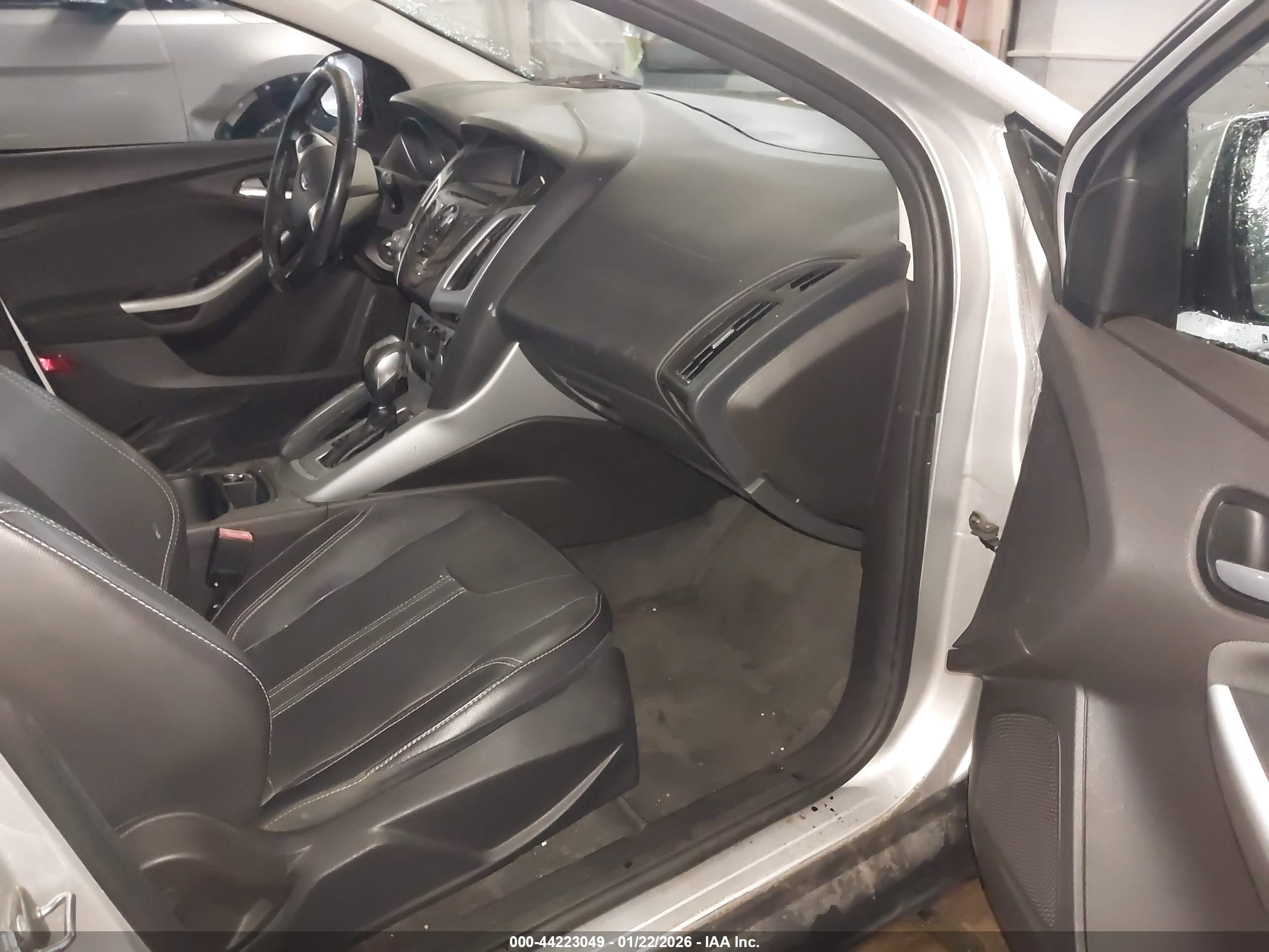 FORD FOCUS image 5