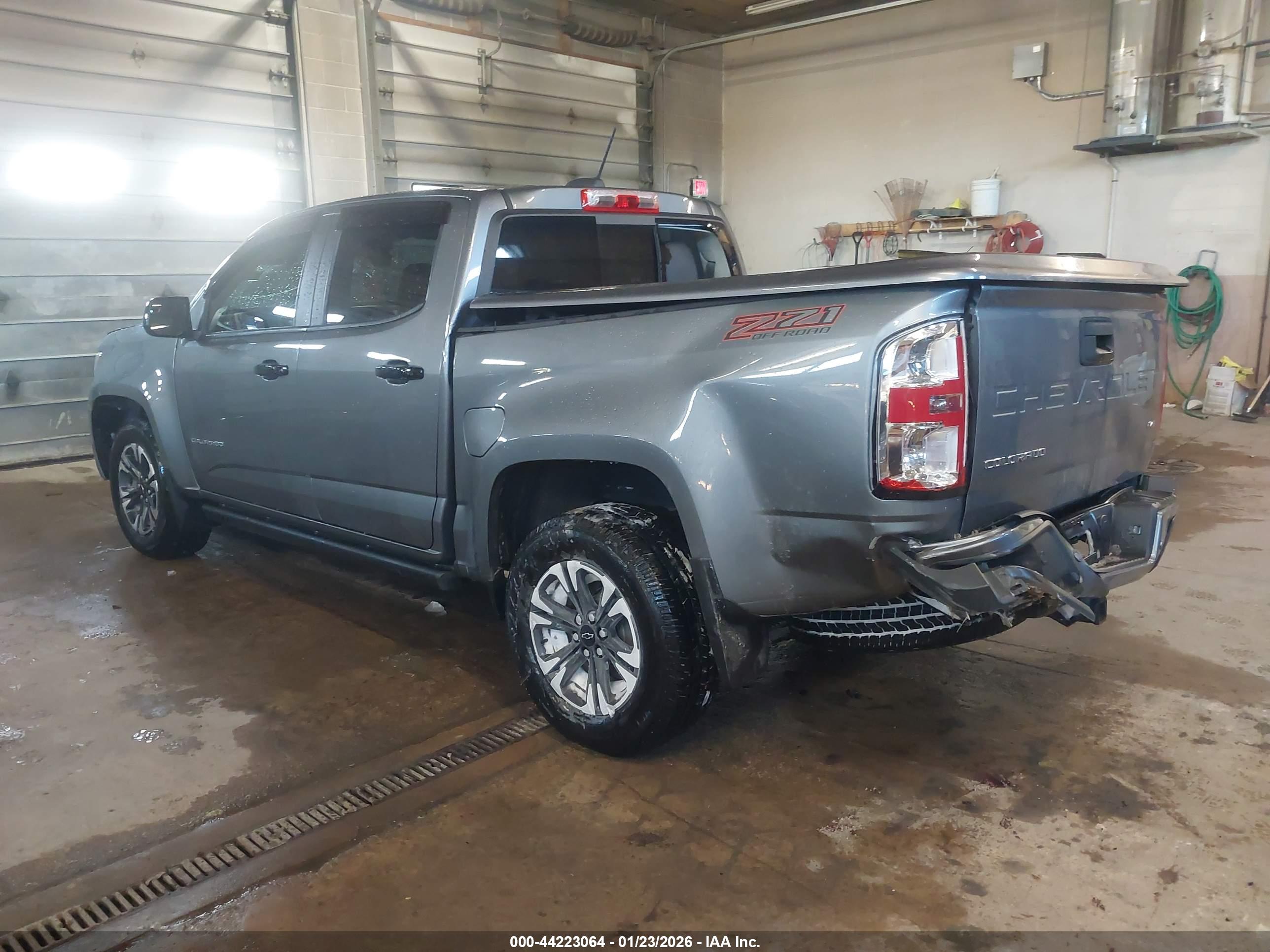 CHEVROLET COLORADO image 3