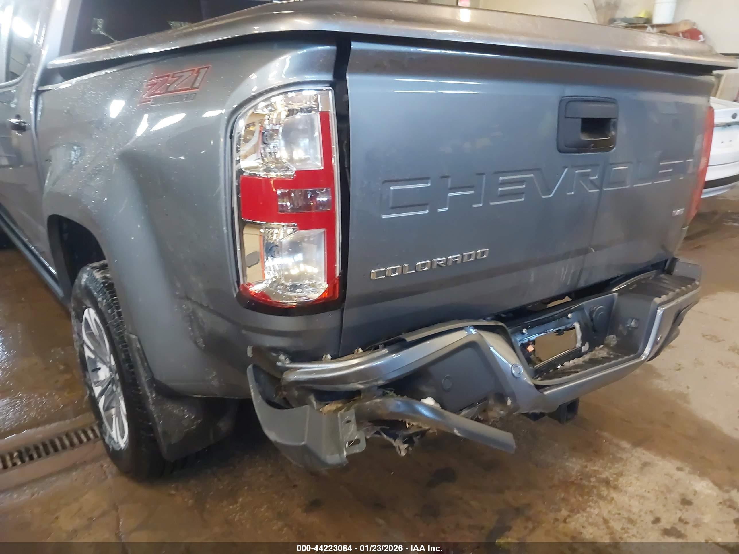 CHEVROLET COLORADO image 6