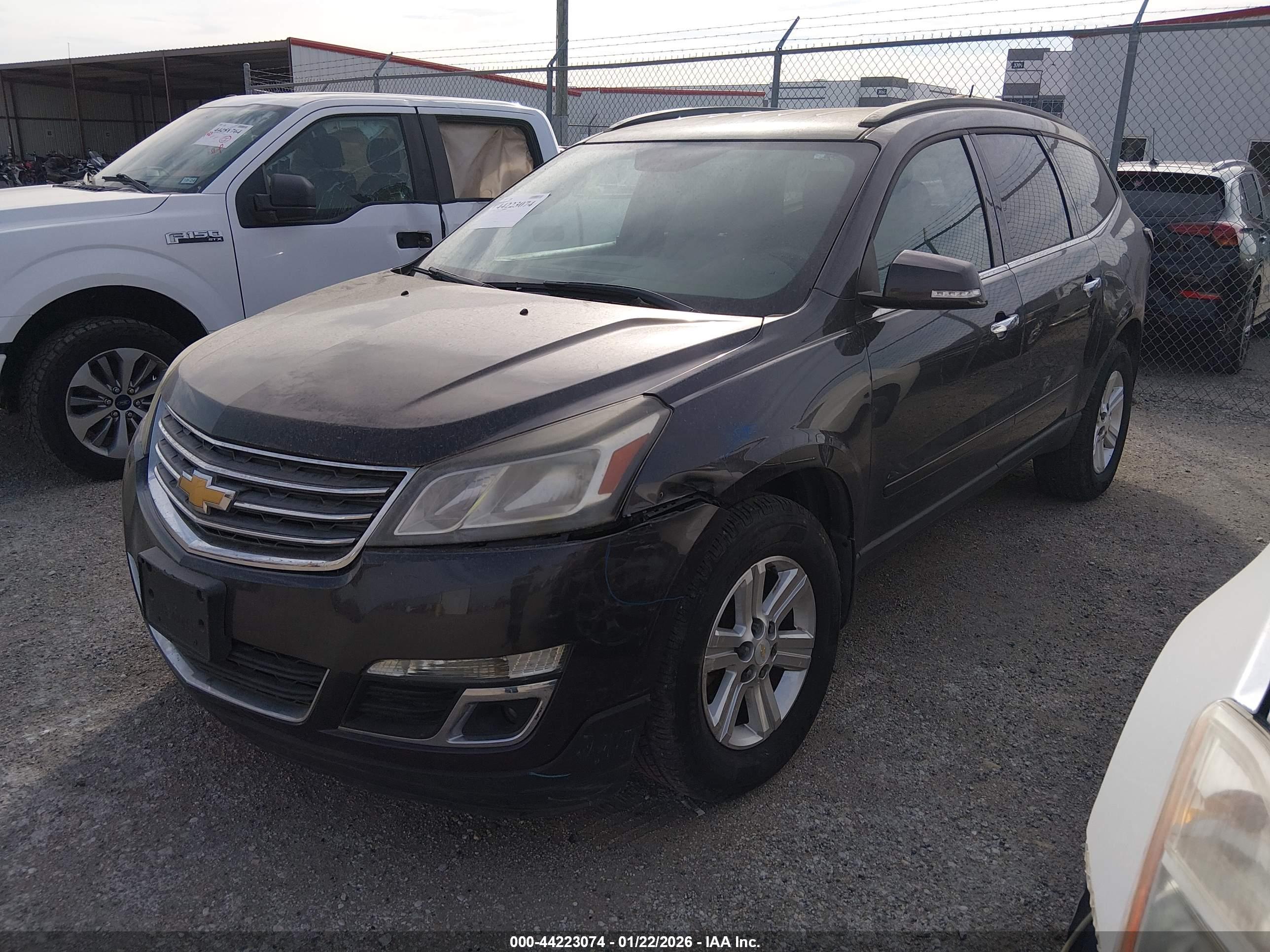 CHEVROLET TRAVERSE image 2