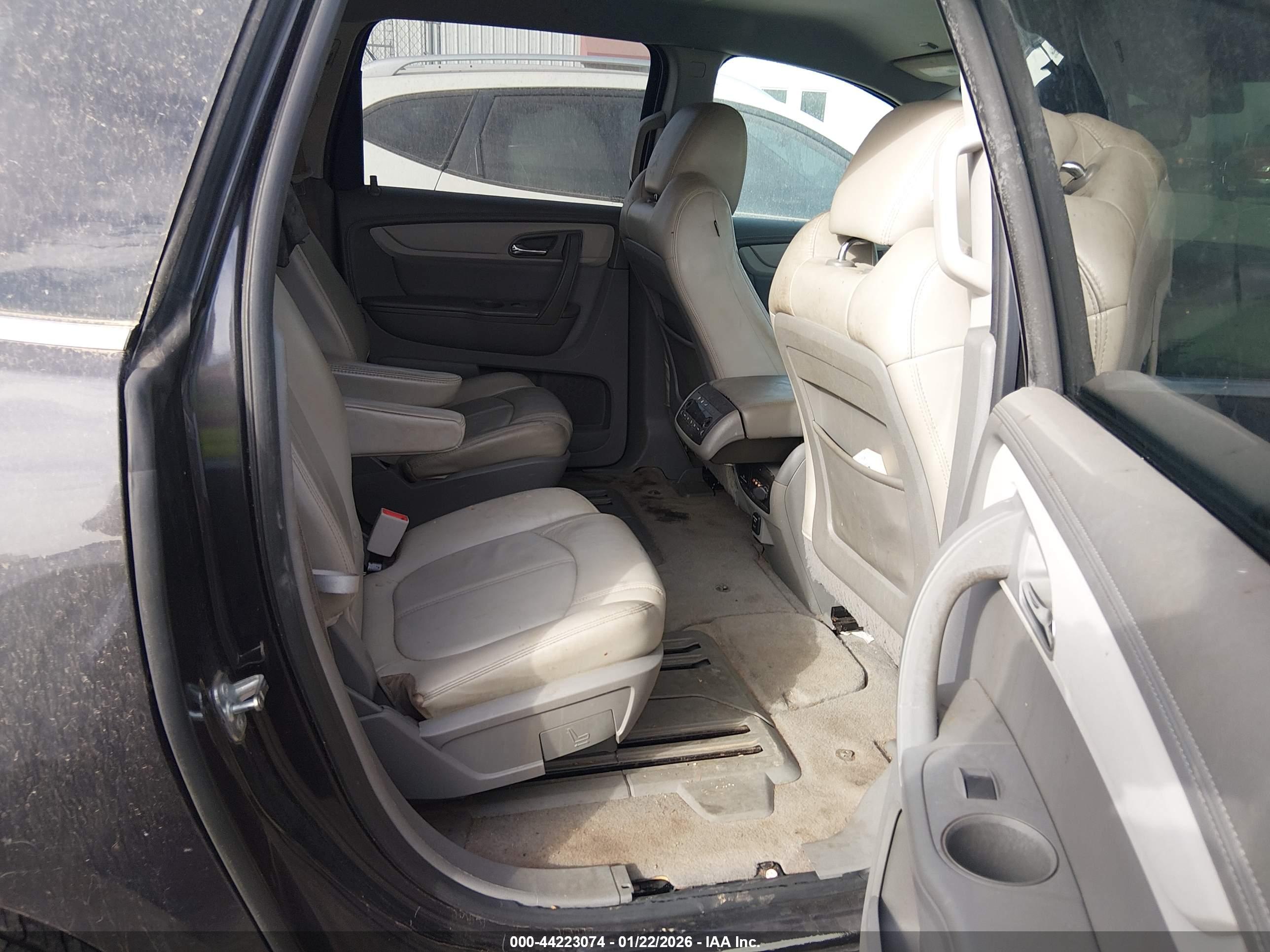 CHEVROLET TRAVERSE image 8