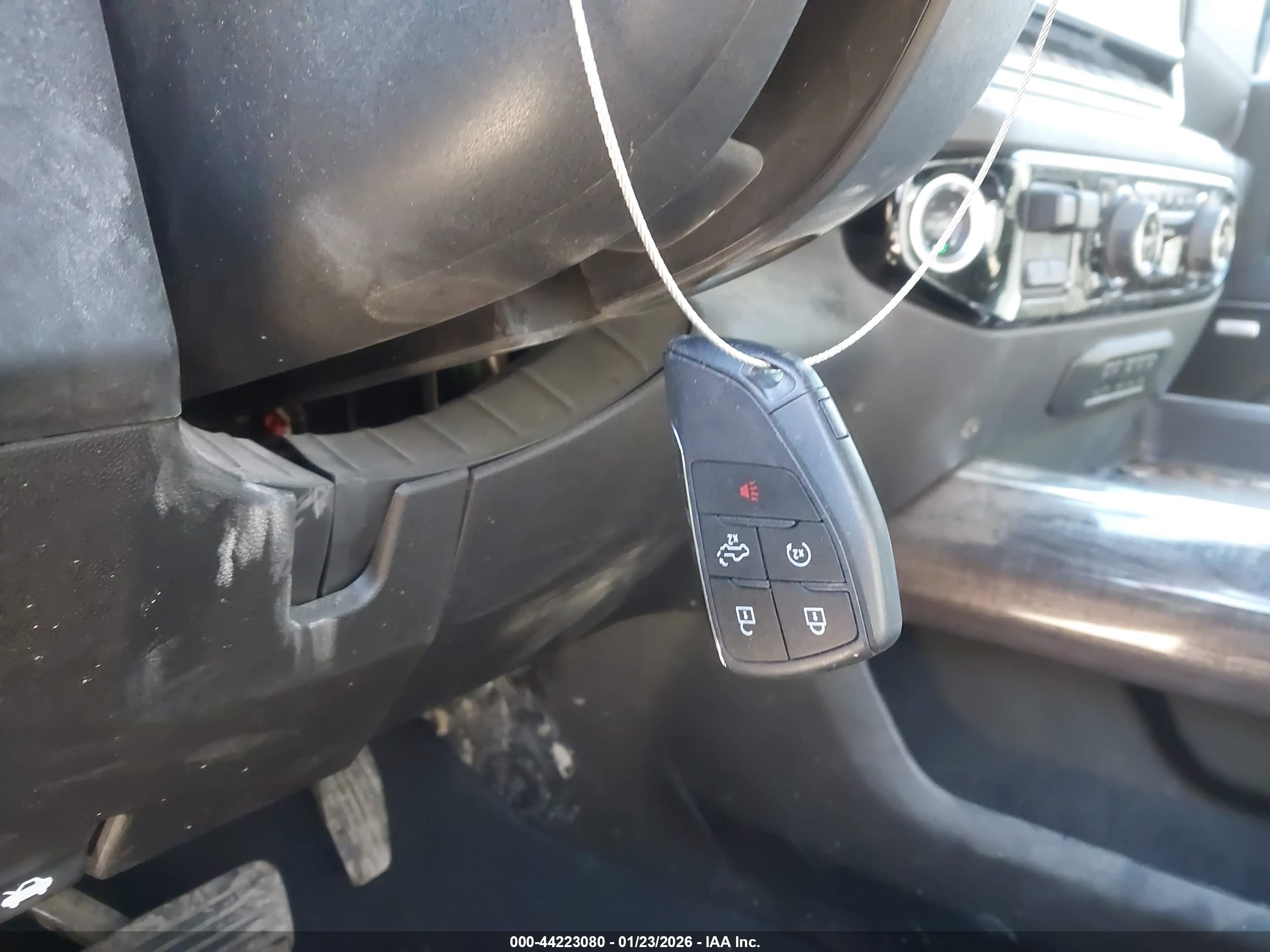 CHEVROLET SILVERADO image 11