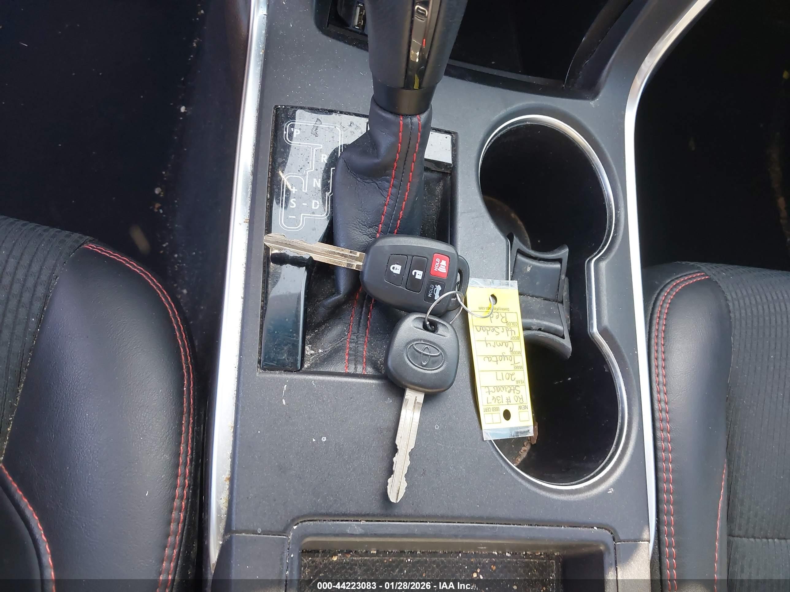 TOYOTA CAMRY image 11