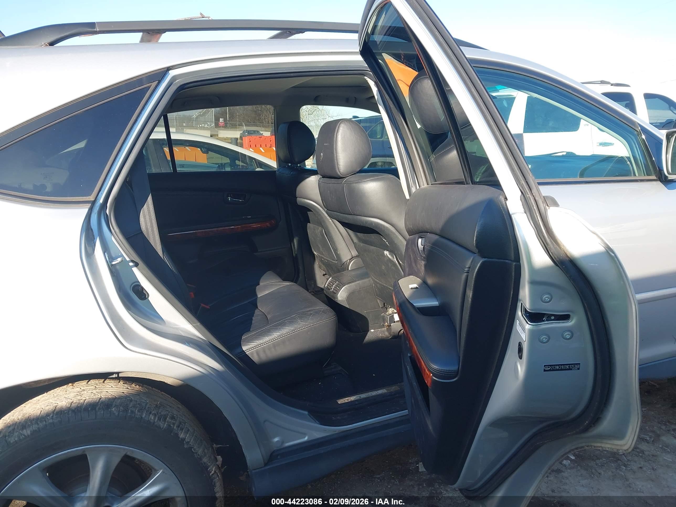 LEXUS RX image 8