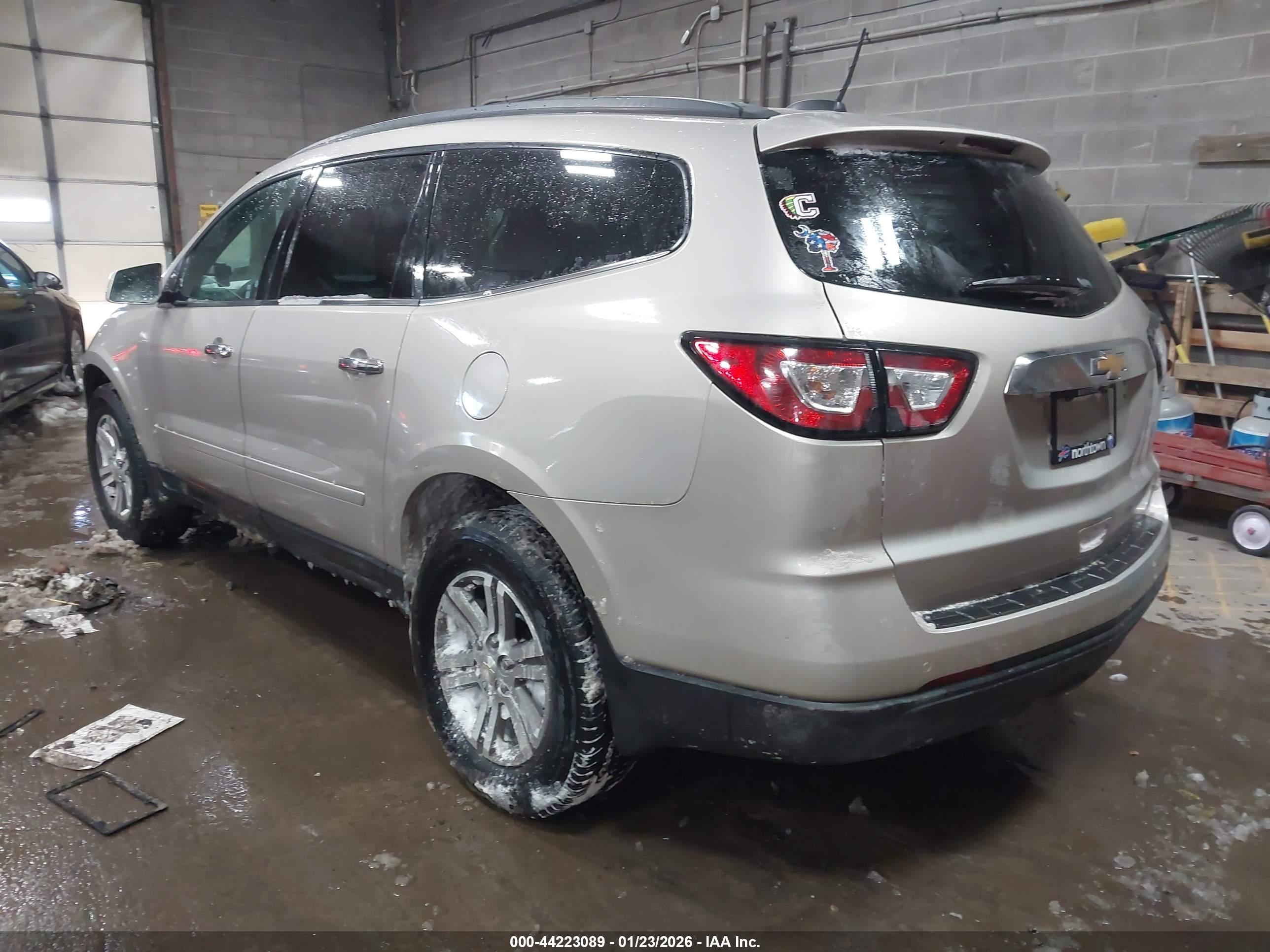 CHEVROLET TRAVERSE image 3