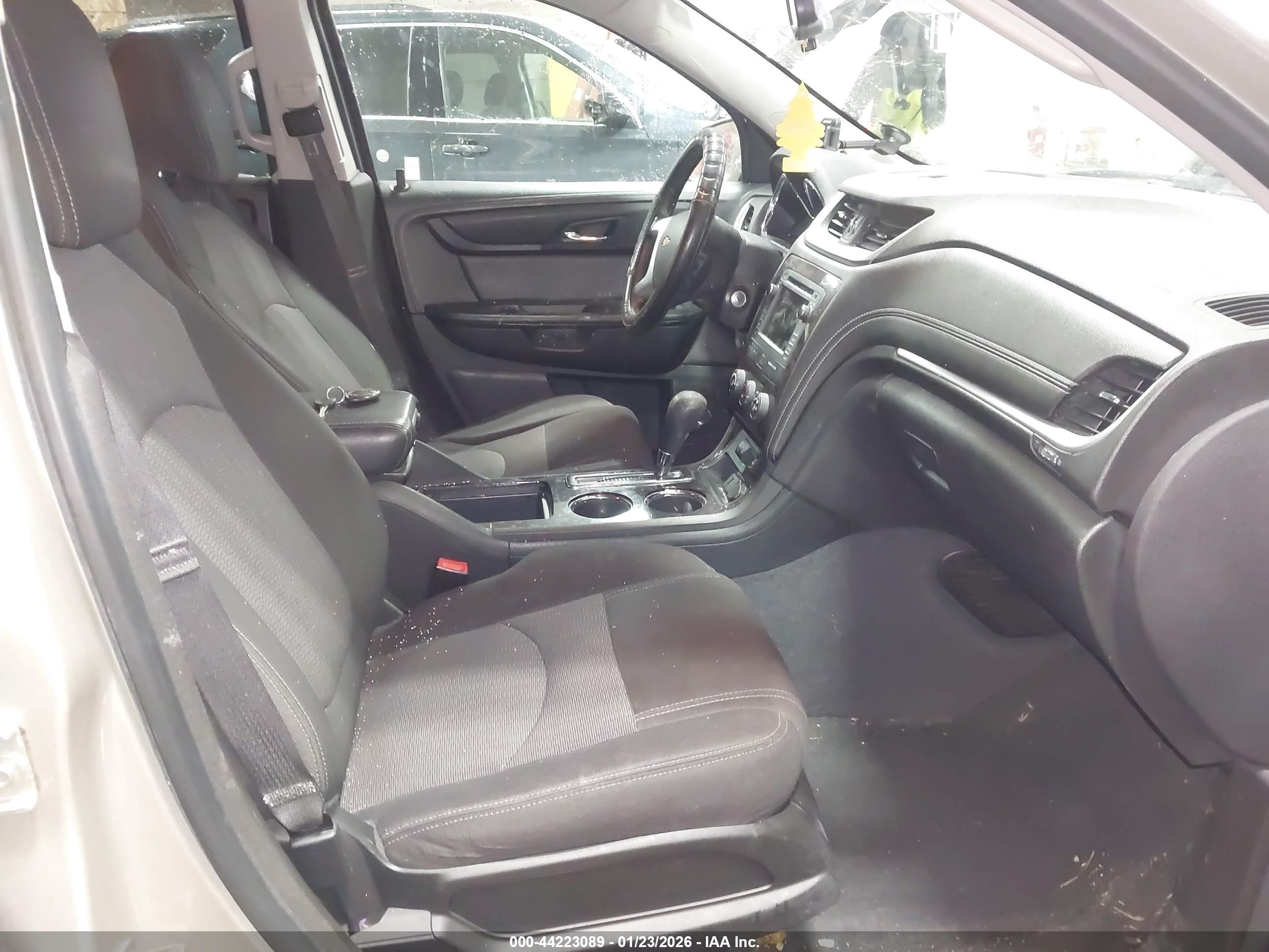 CHEVROLET TRAVERSE image 5