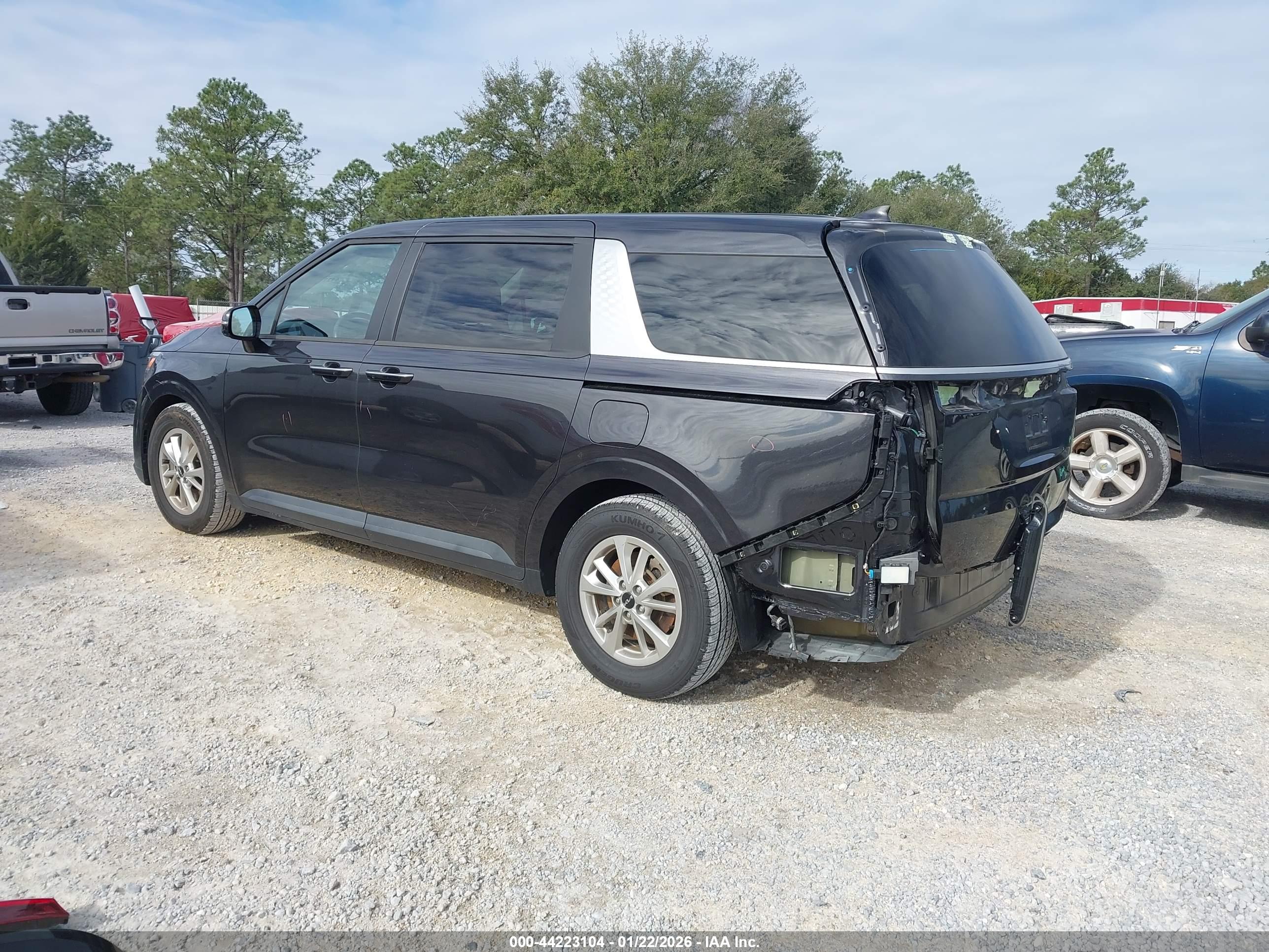 KIA CARNIVAL image 3