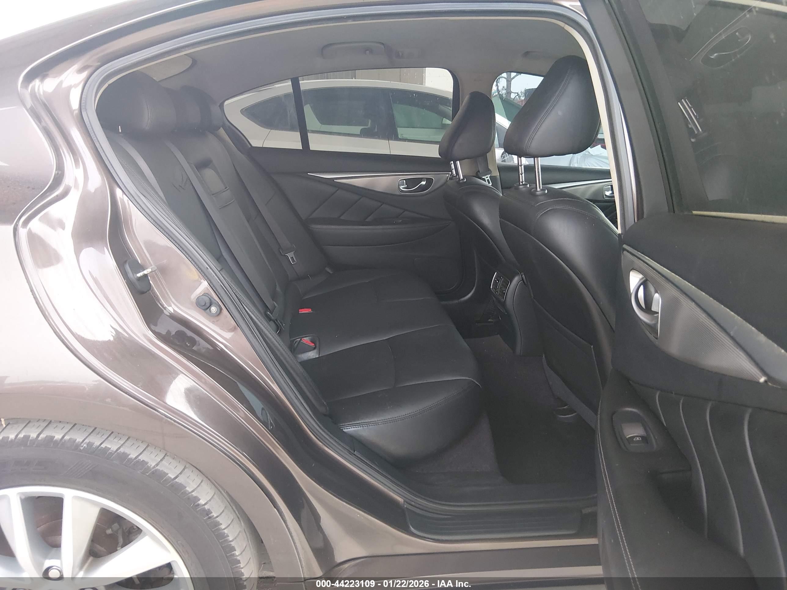 INFINITI Q50 image 8