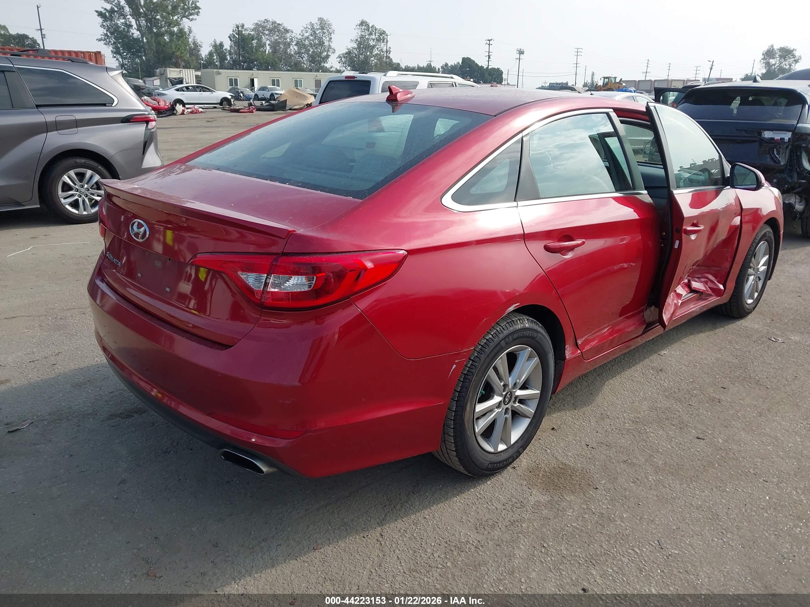 HYUNDAI SONATA image 4