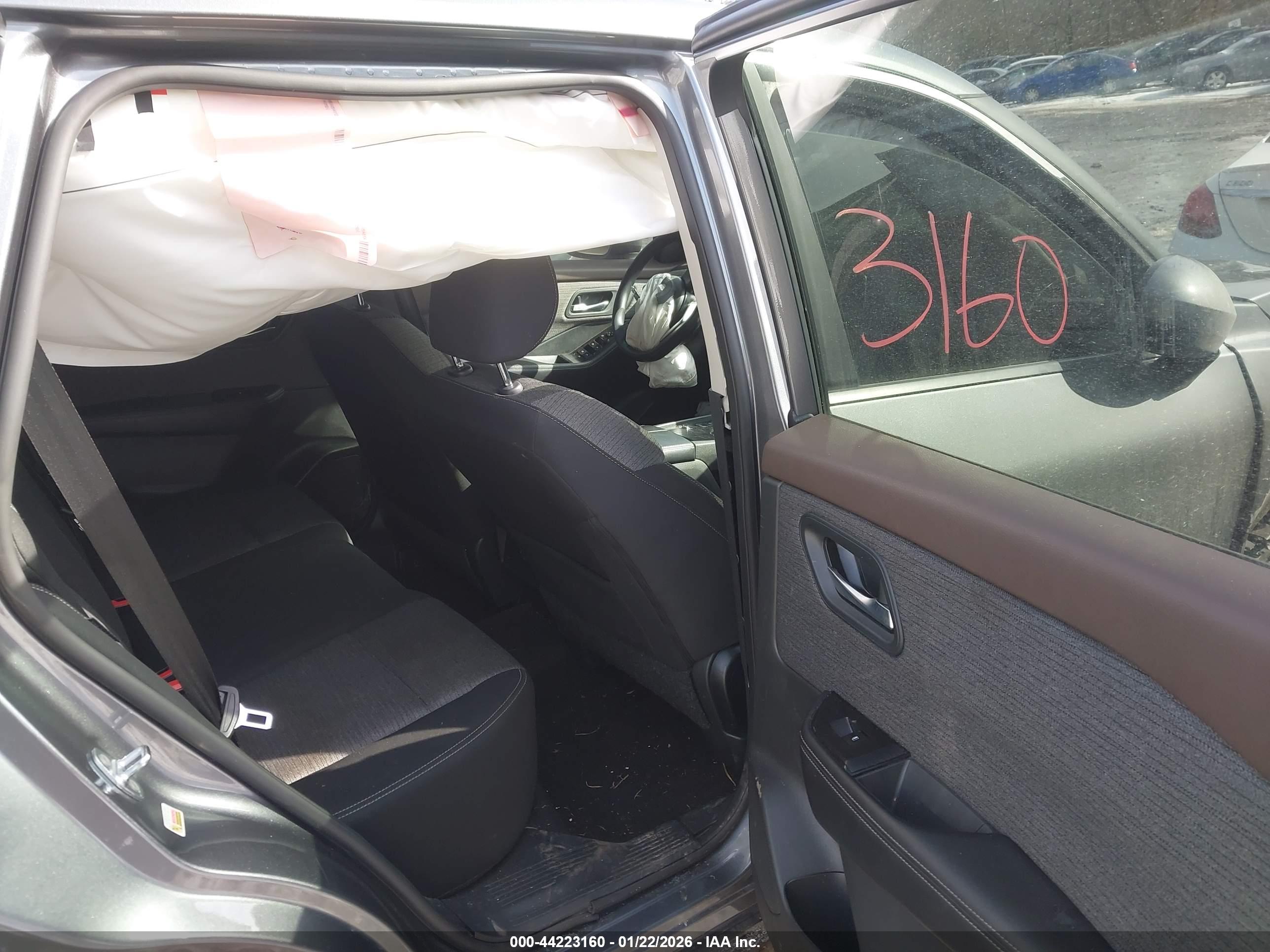 NISSAN ROGUE image 8