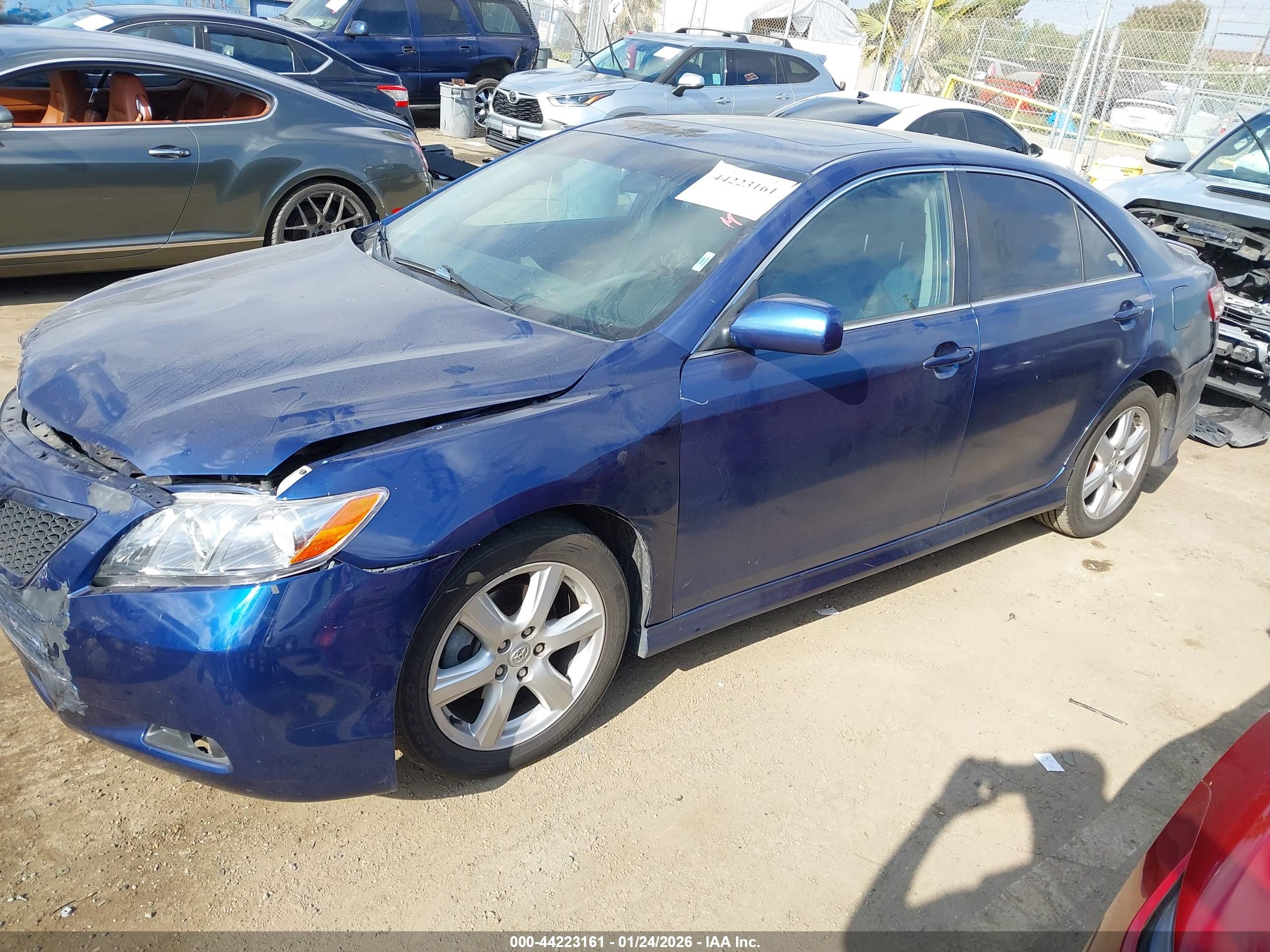 TOYOTA CAMRY image 2