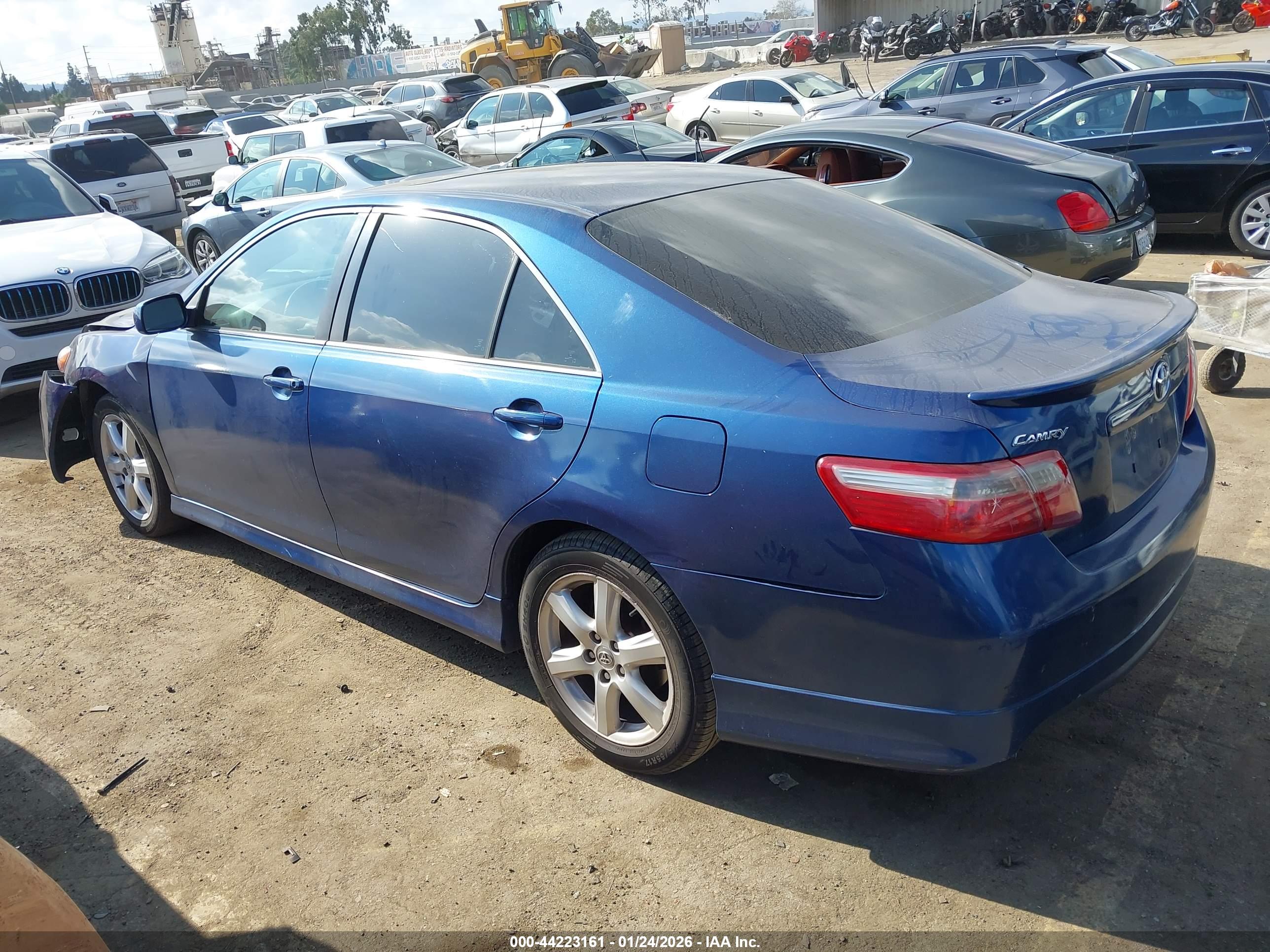 TOYOTA CAMRY image 3